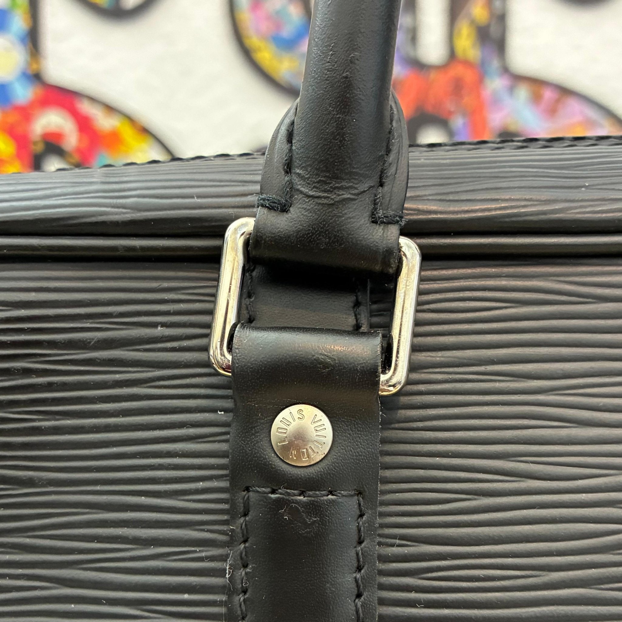 Louis Vuitton Porte Documents Voyage Epi