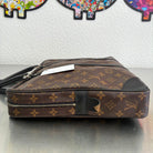 Louis Vuitton Porte Documents Voyage Macassar