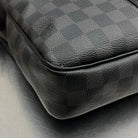 Louis Vuitton Porte Documents Voyage PM