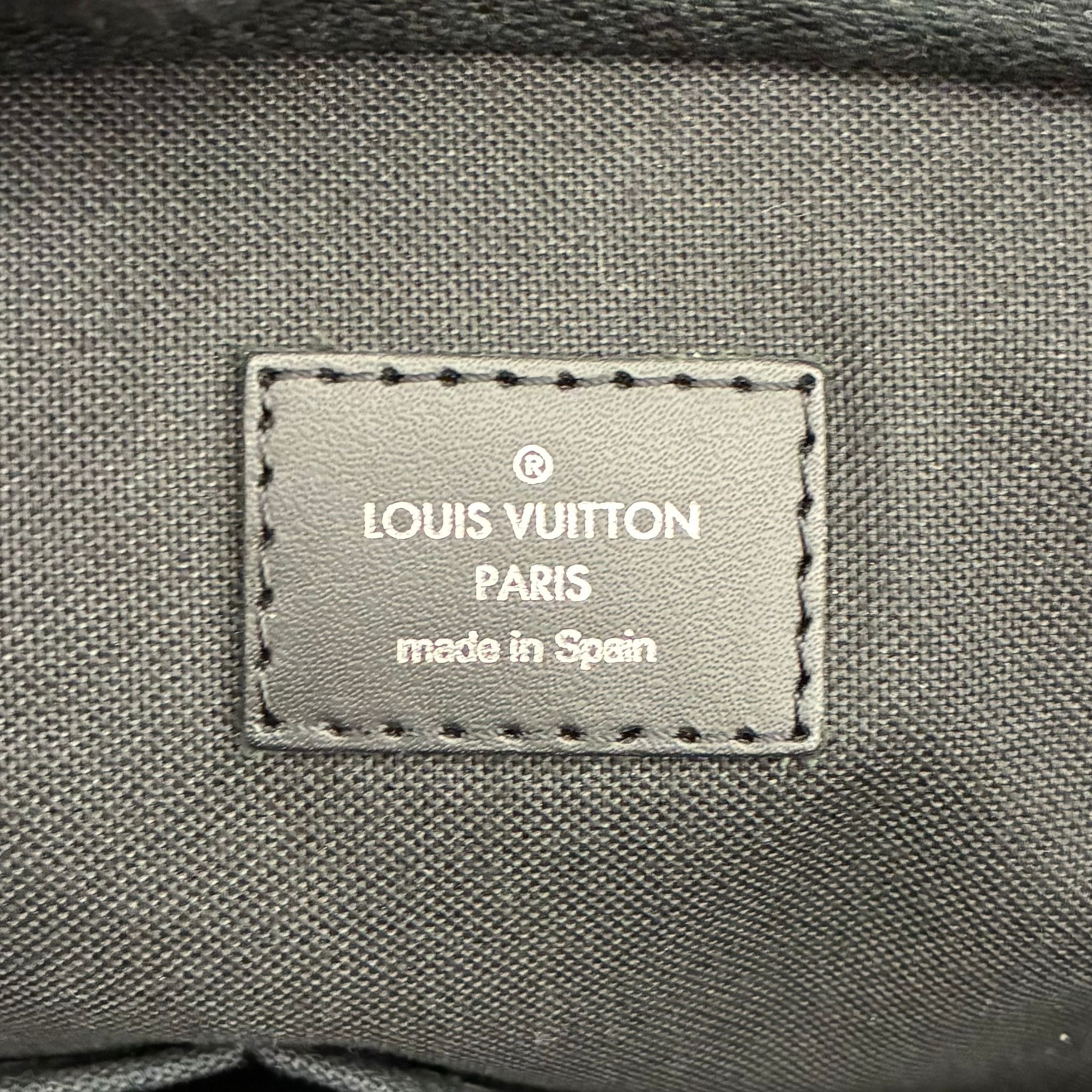 Louis Vuitton Porte Documents Voyage PM Damier