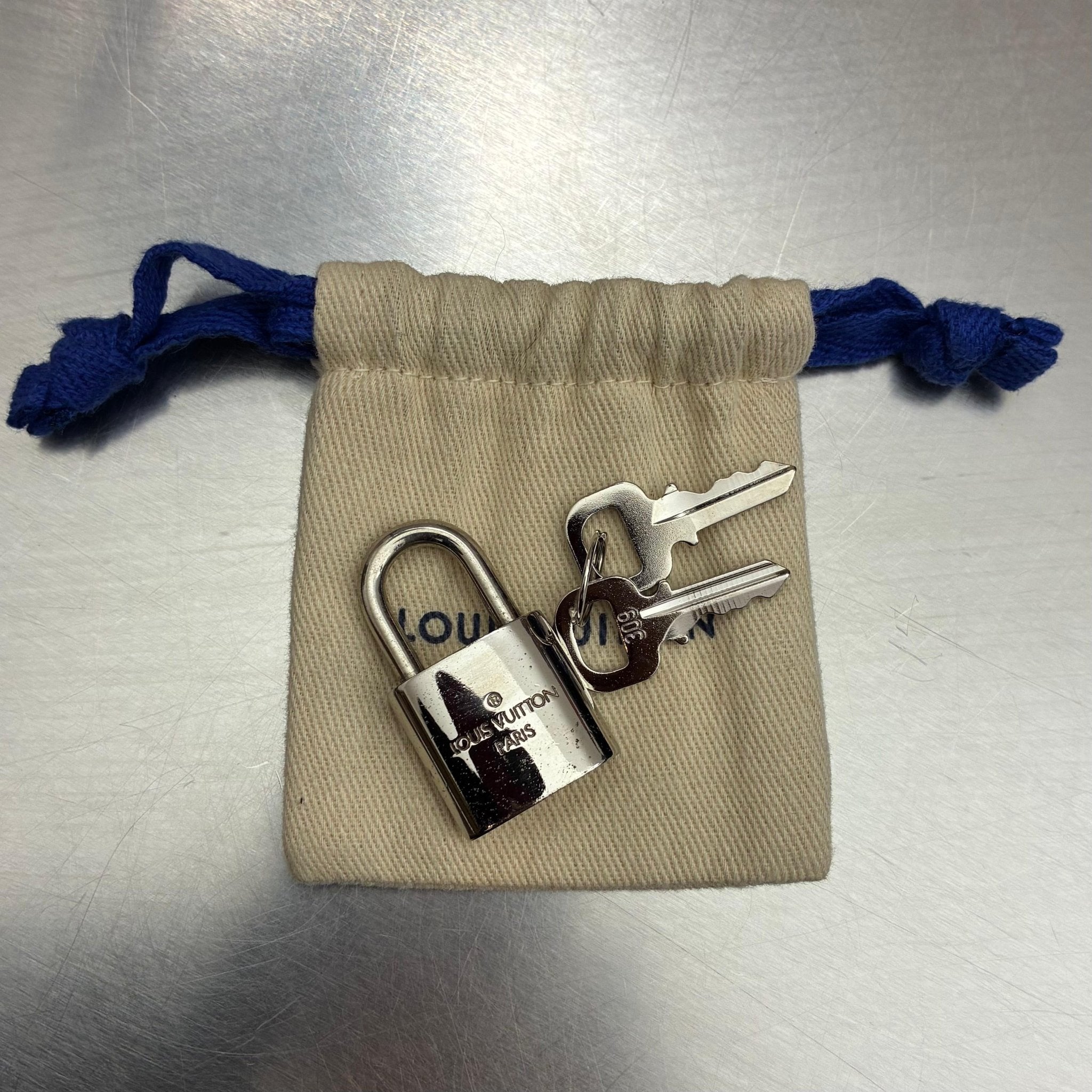 Louis Vuitton Porte Documents Voyage PM Damier
