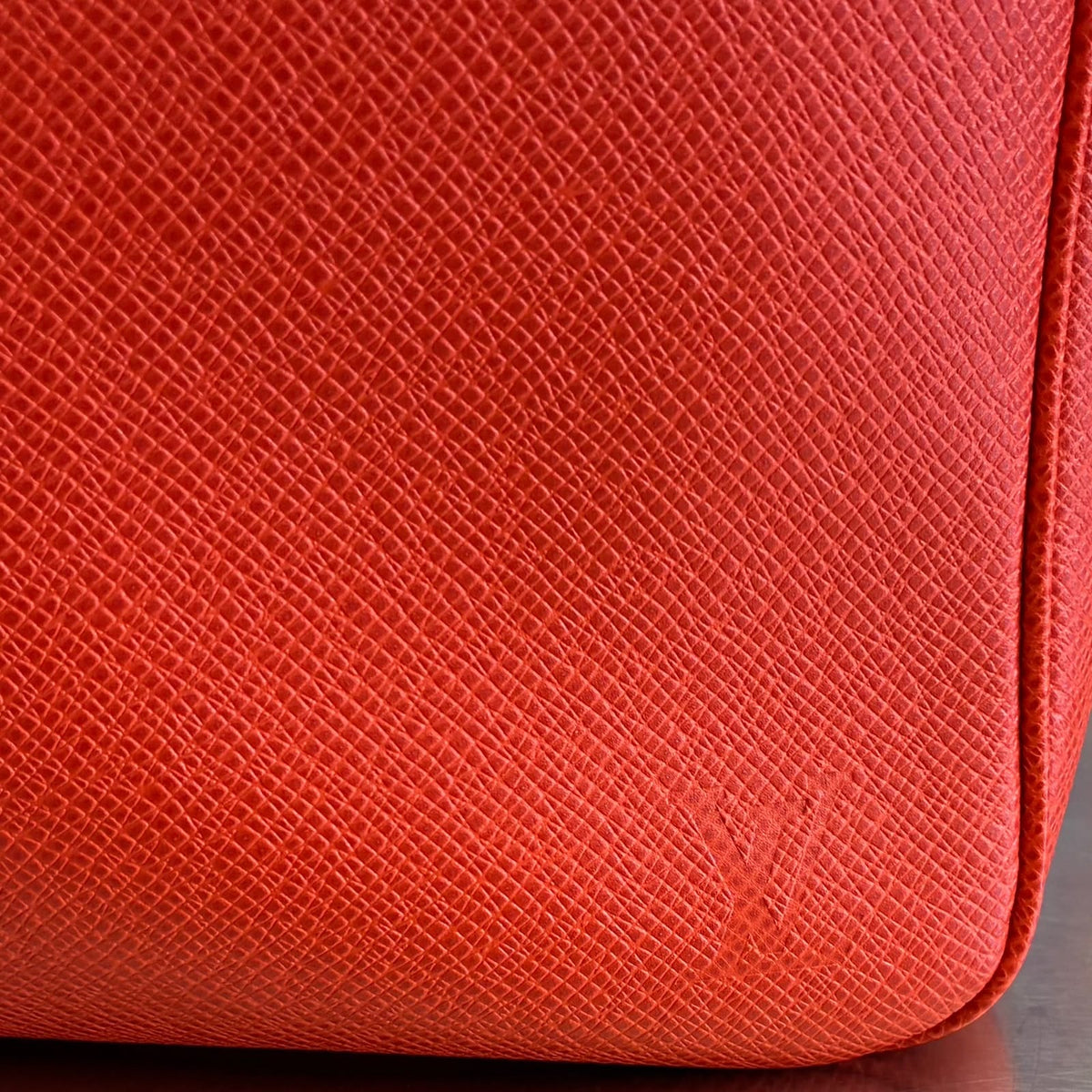 Louis Vuitton Porte Documents Voyage Taiga