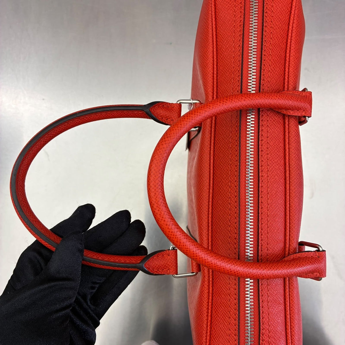 Louis Vuitton Porte Documents Voyage Taiga