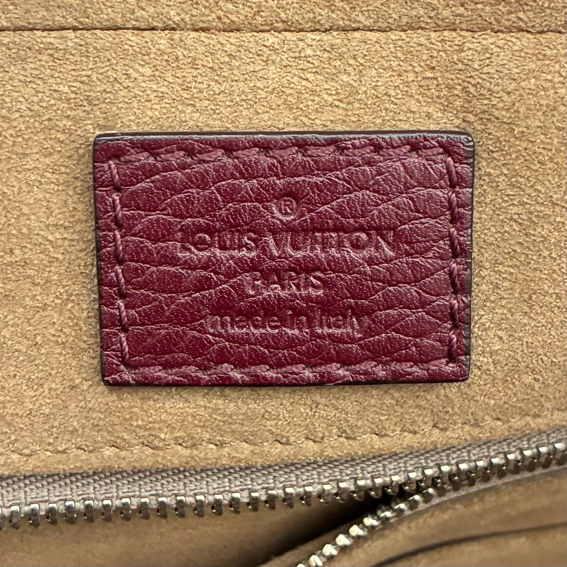 Louis Vuitton Porte Documents Voyage Taurillon Leder
