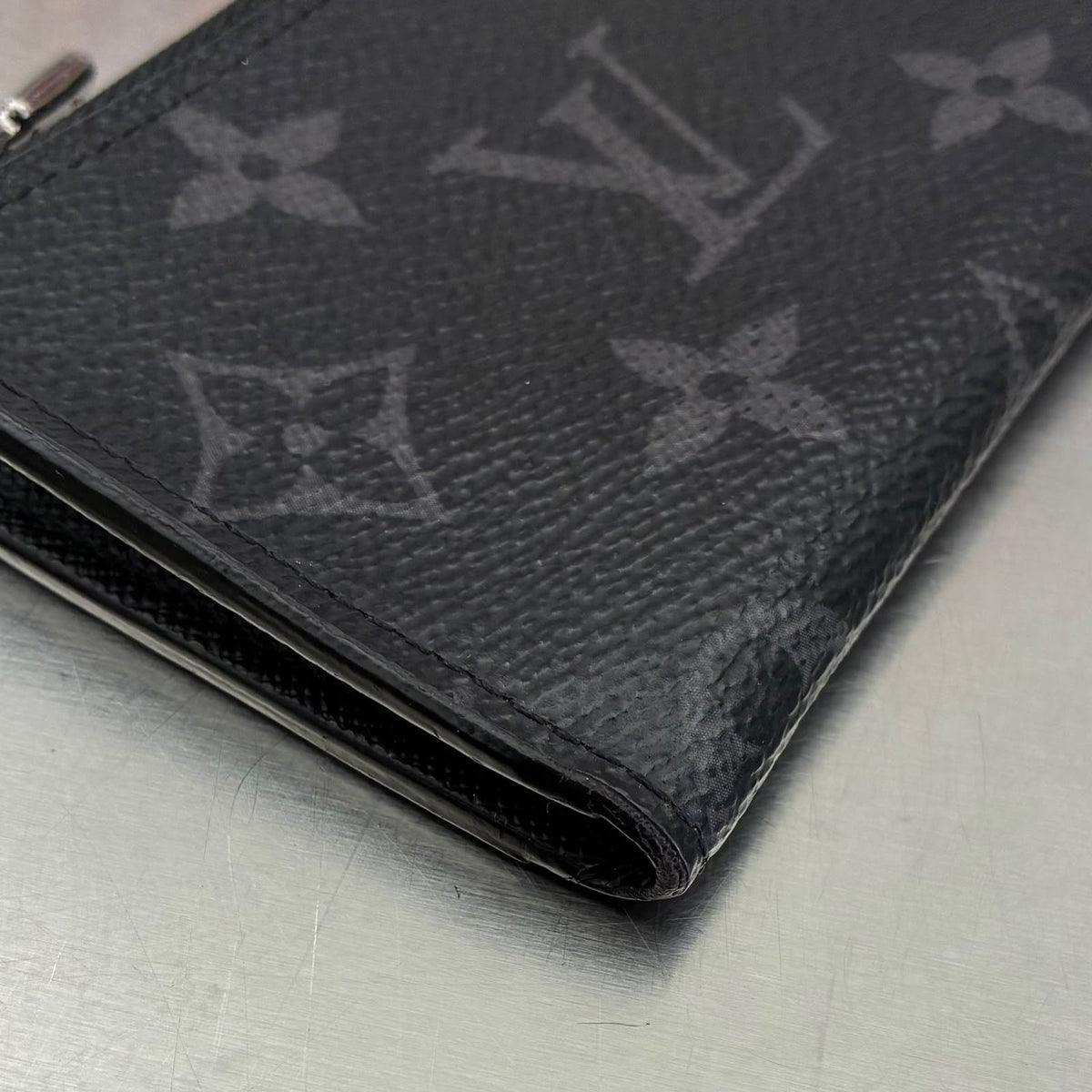 Louis Vuitton Porte Monnaie Jour Monogram Eclipse
