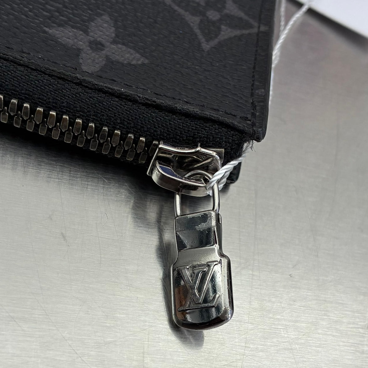 Louis Vuitton Porte Monnaie Jour Monogram Eclipse
