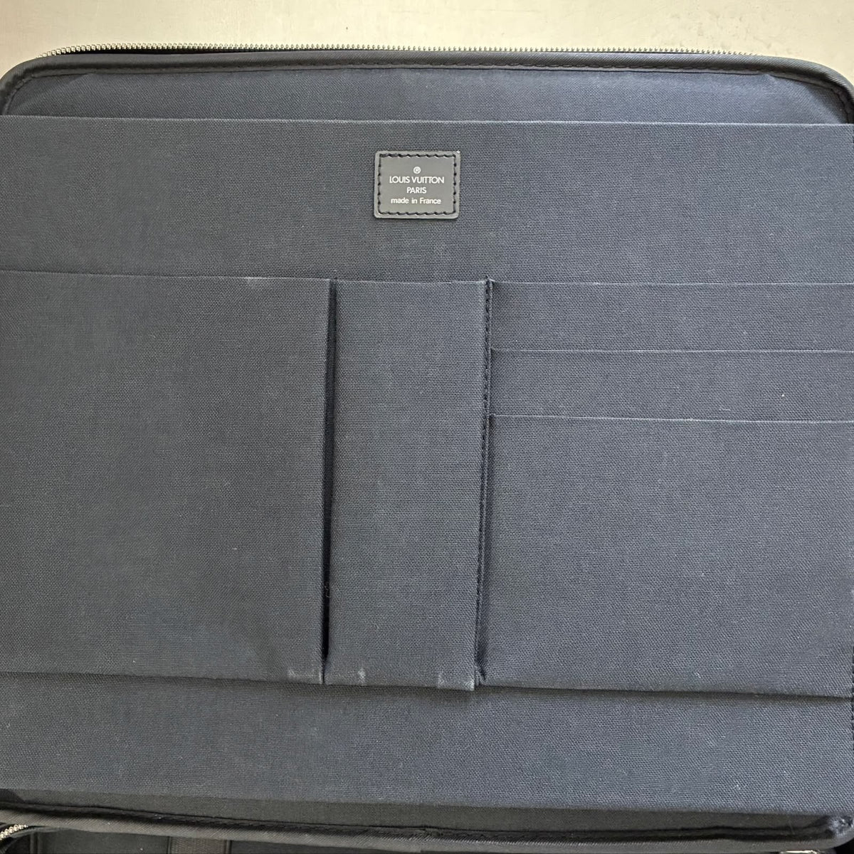 Louis Vuitton Porte Ordinateur Odessa Taiga