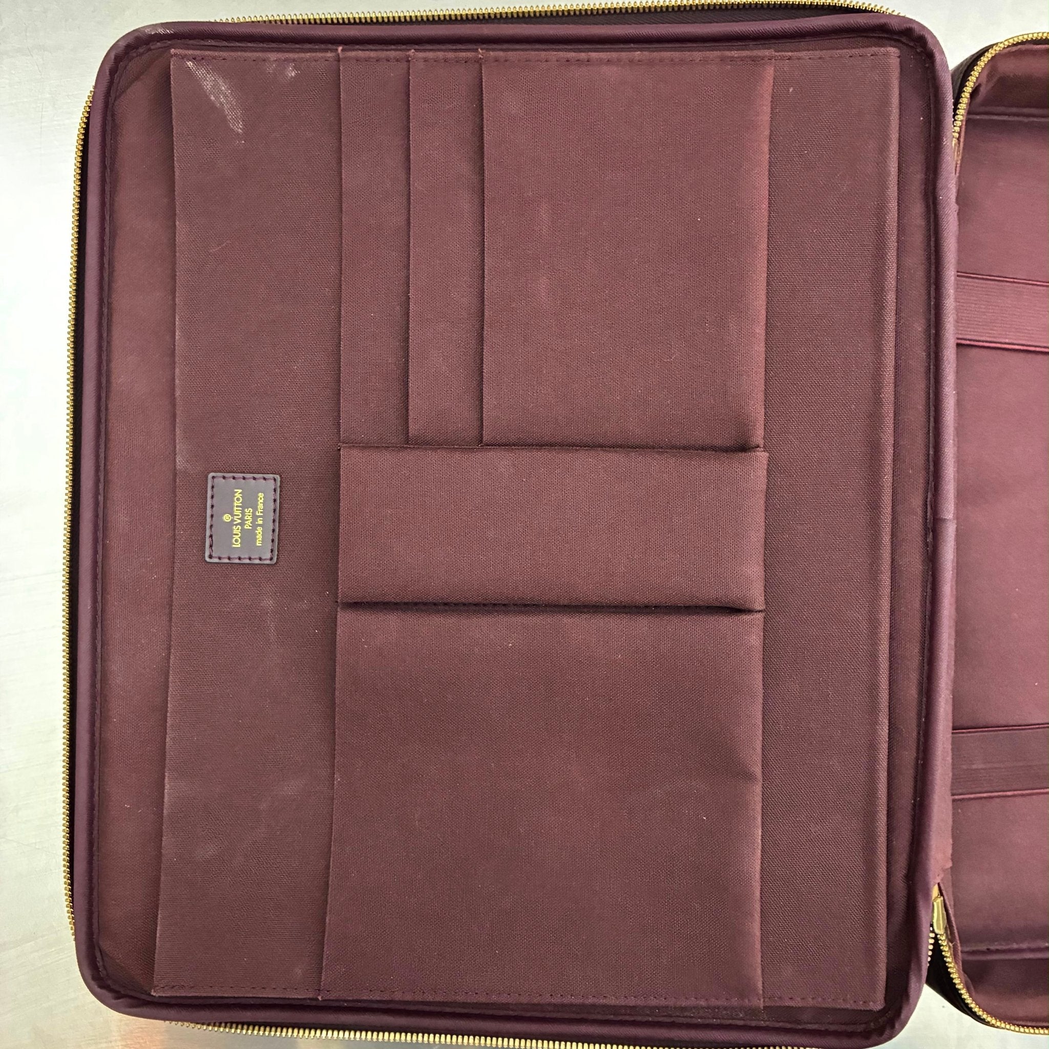 Louis Vuitton Porte Ordinateur Taiga