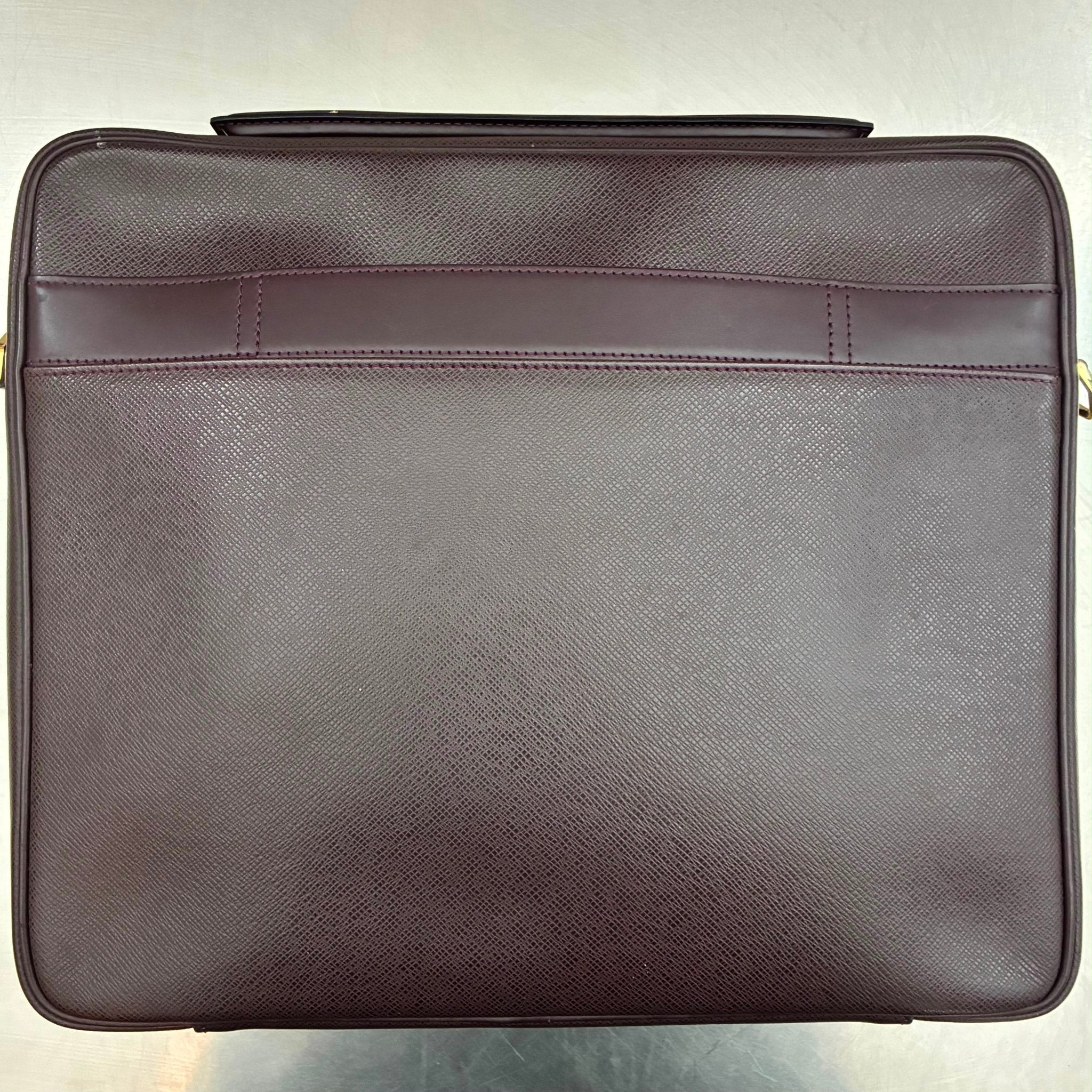 Louis Vuitton Porte Ordinateur Taiga