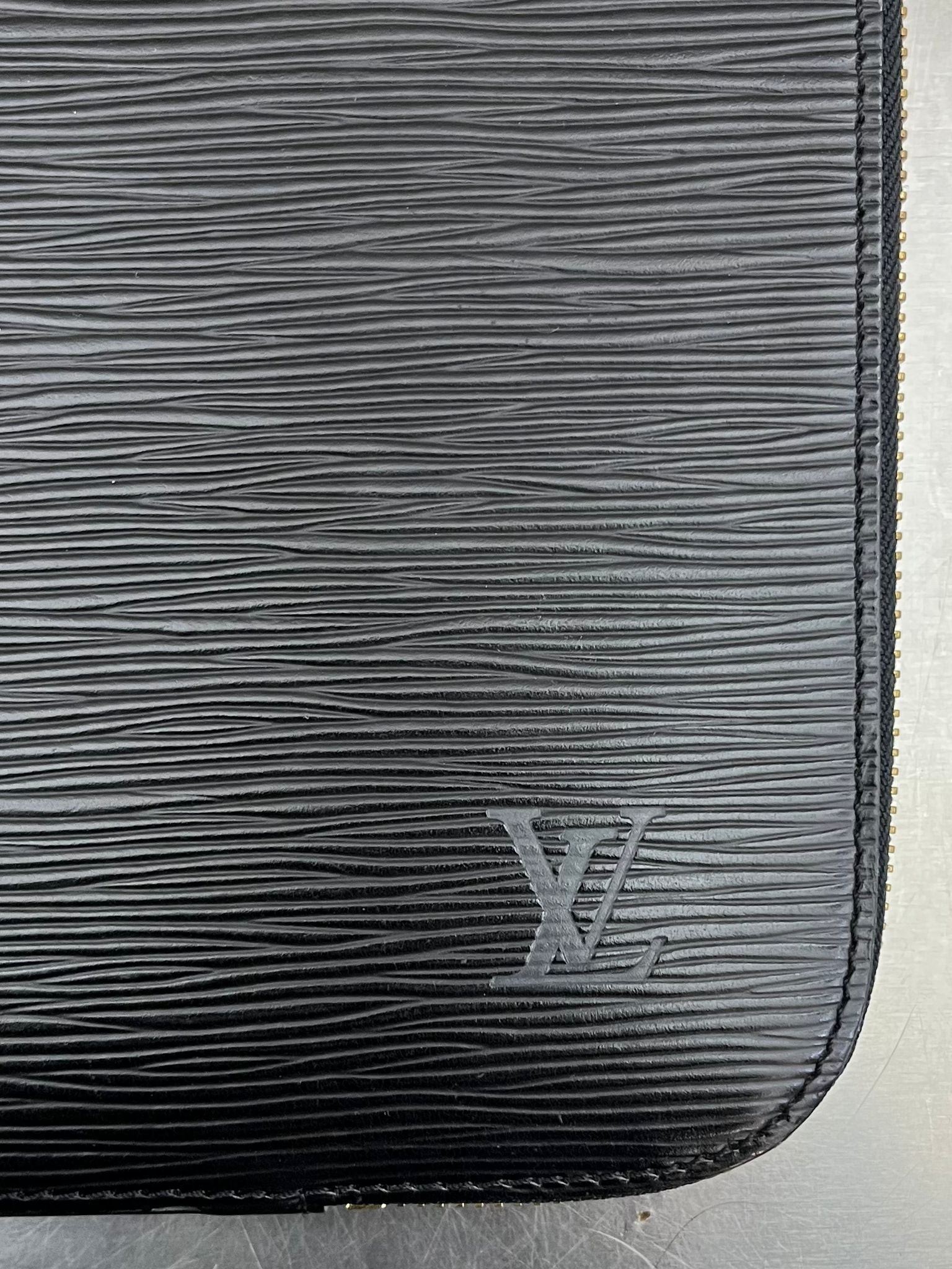 Louis Vuitton Posh Document EPI GM