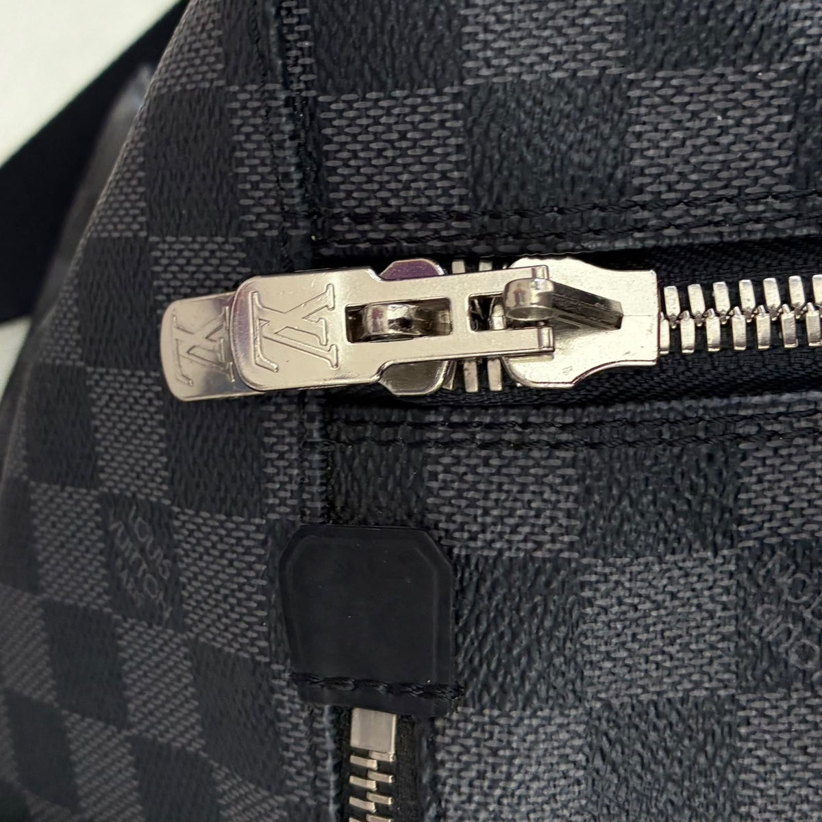 Louis Vuitton Roadster 50 Damier Graphite