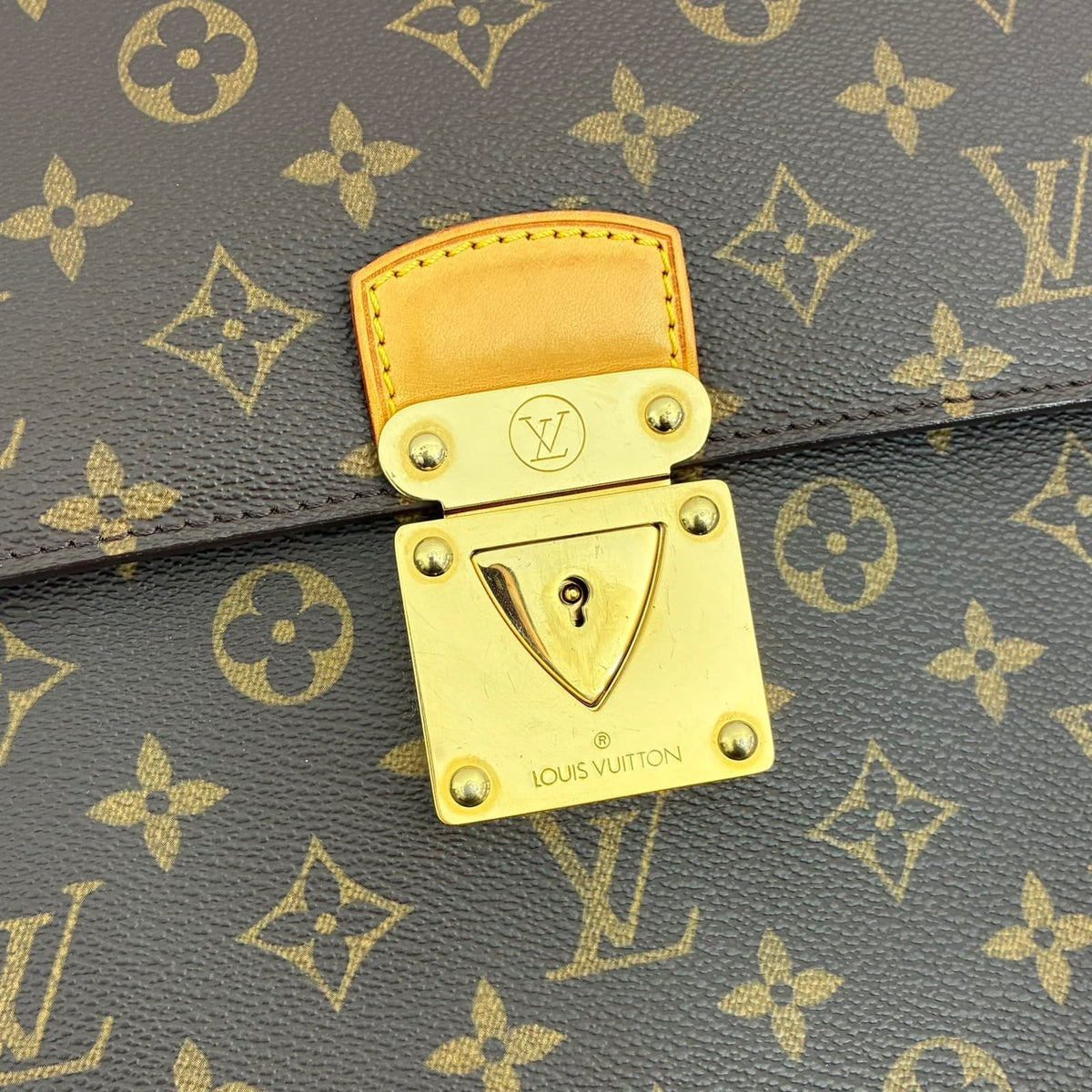 Louis Vuitton Robusto I Monogram