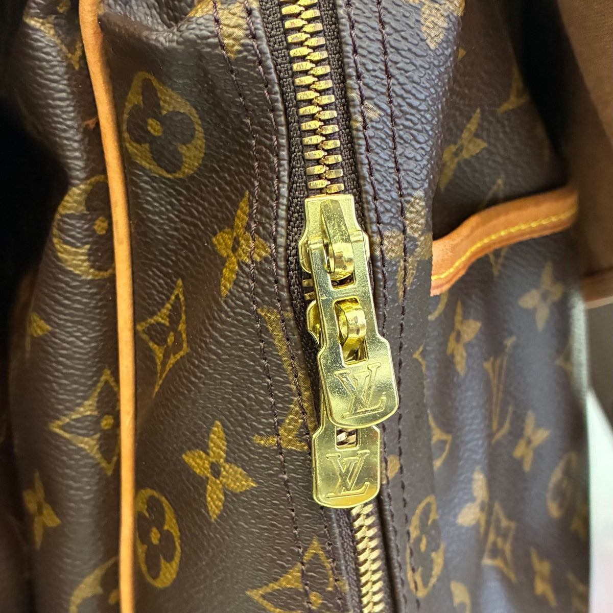 Louis Vuitton Sac Chasse Reisetasche
