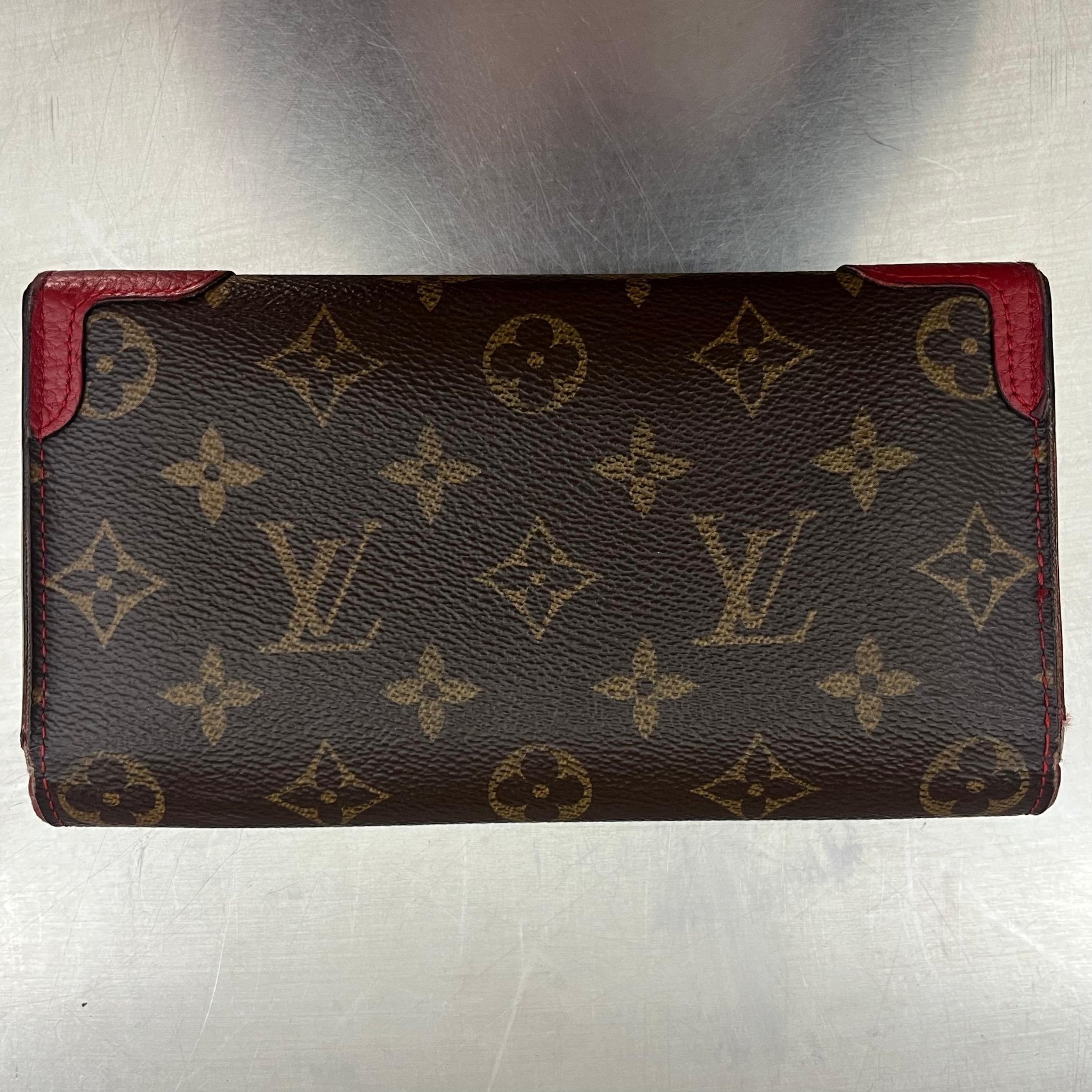 Louis Vuitton Sarah Retiro
