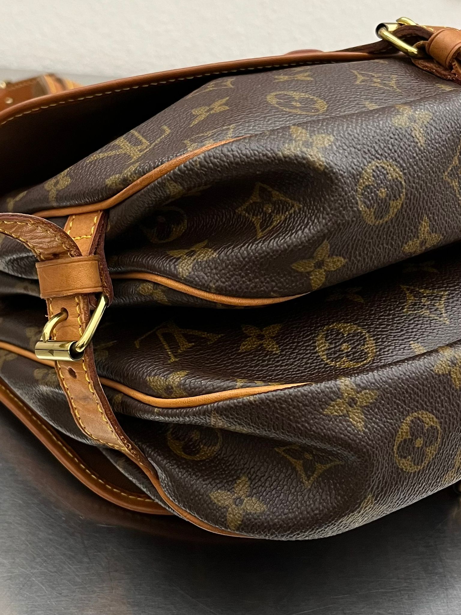 Louis Vuitton Saumur 30