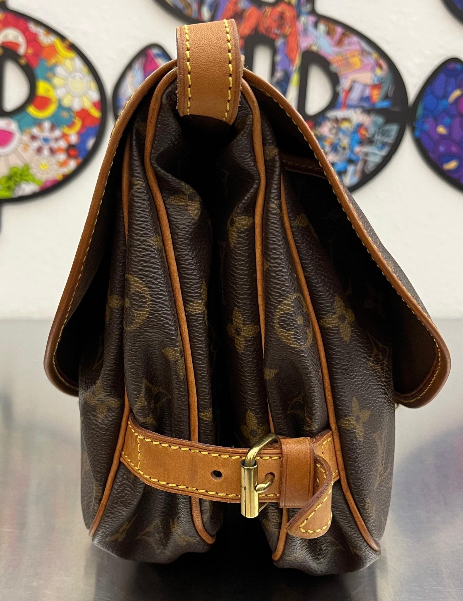 Louis Vuitton Saumur 30