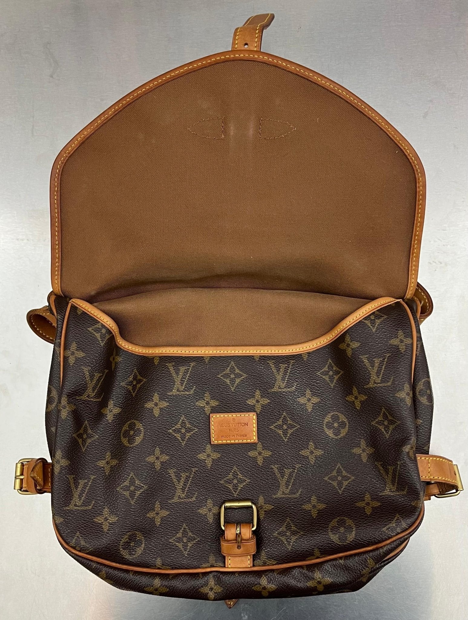 Louis Vuitton Saumur 30