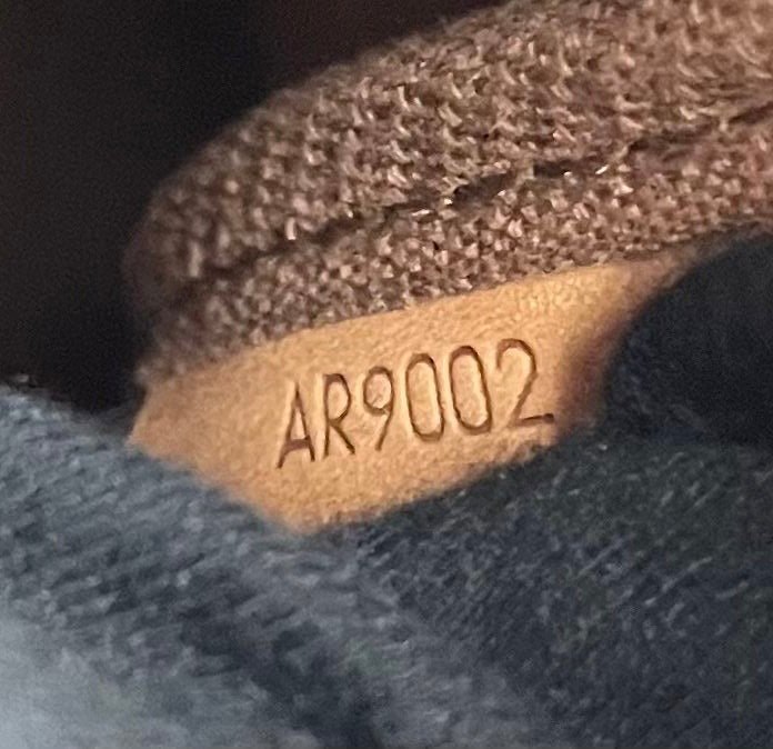 Louis Vuitton Saumur 35