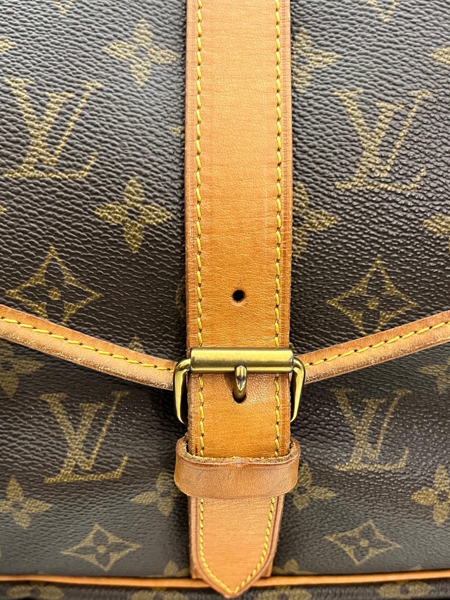 Louis Vuitton Saumur 35