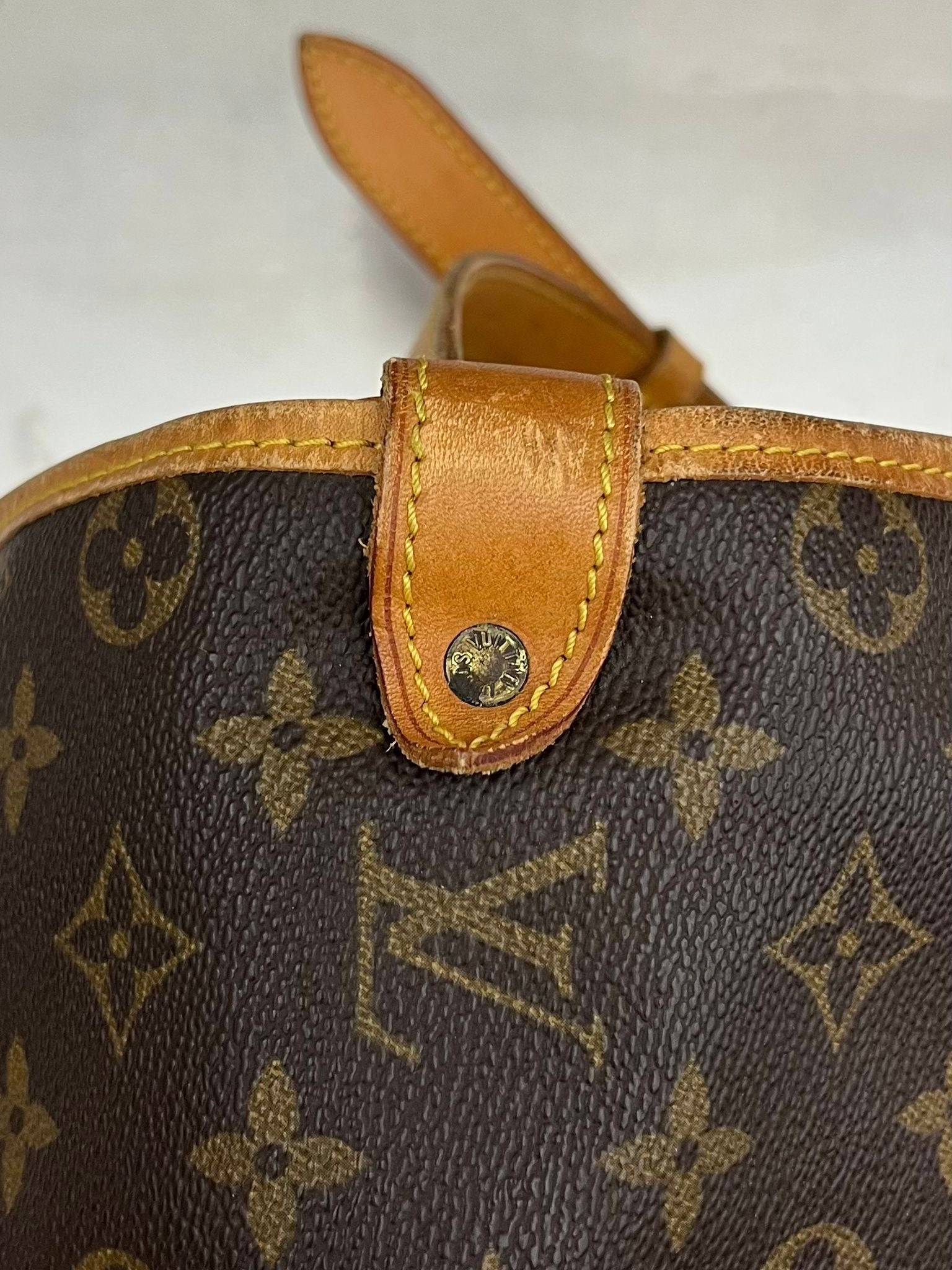 Louis Vuitton Saumur 35