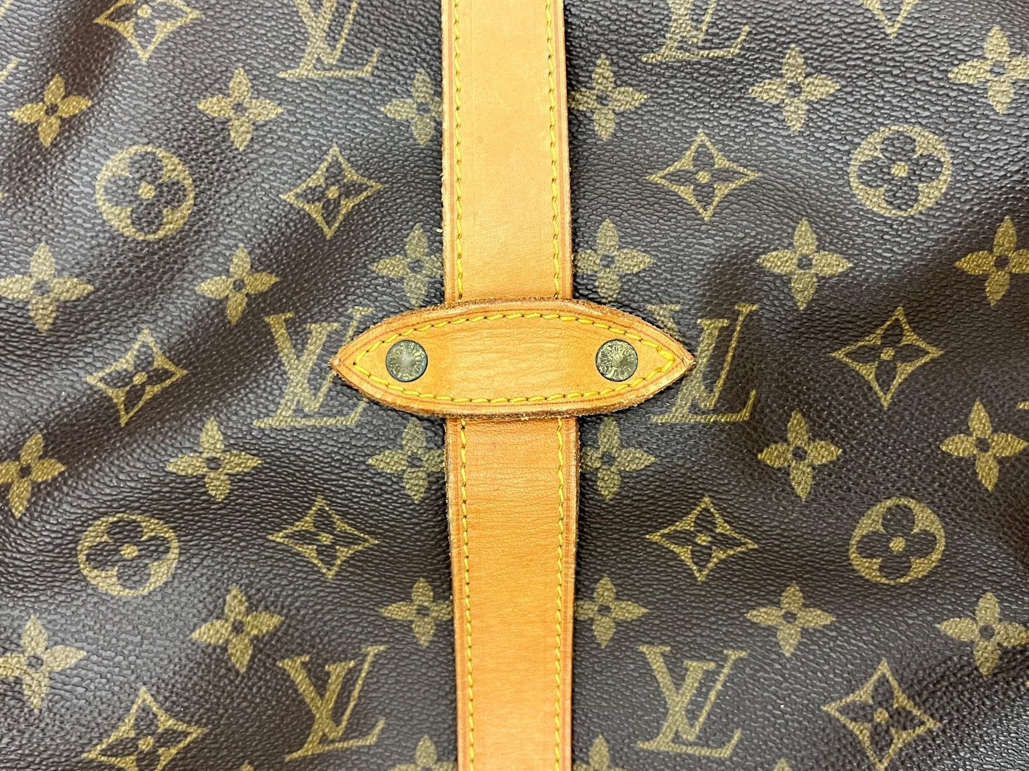 Louis Vuitton Saumur 35