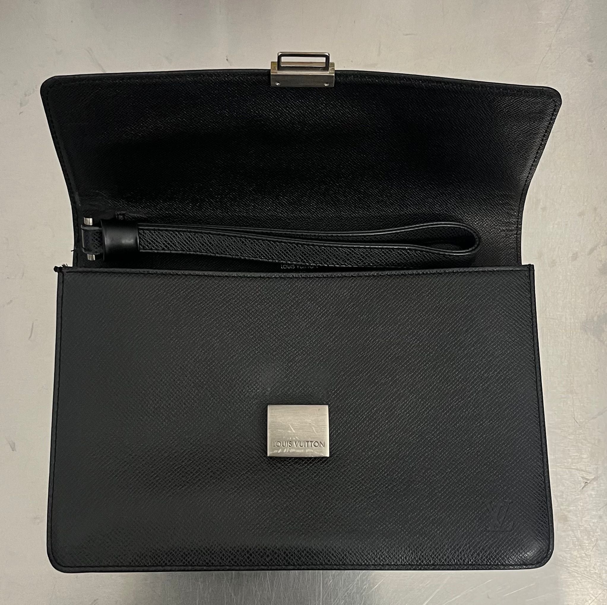 Louis Vuitton Selenga Taiga