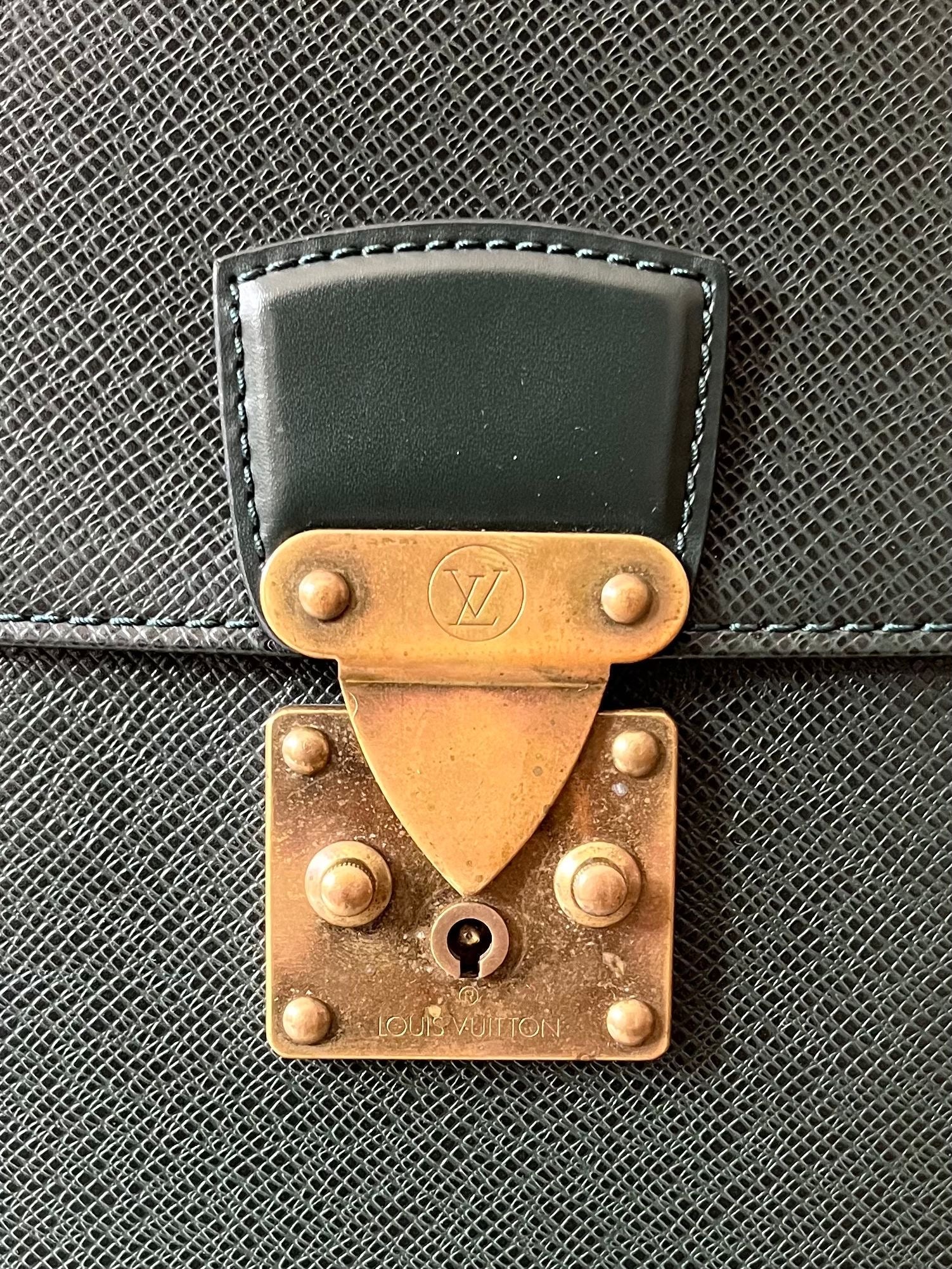 Louis Vuitton Serviette Kourad (Dunkelgrün)