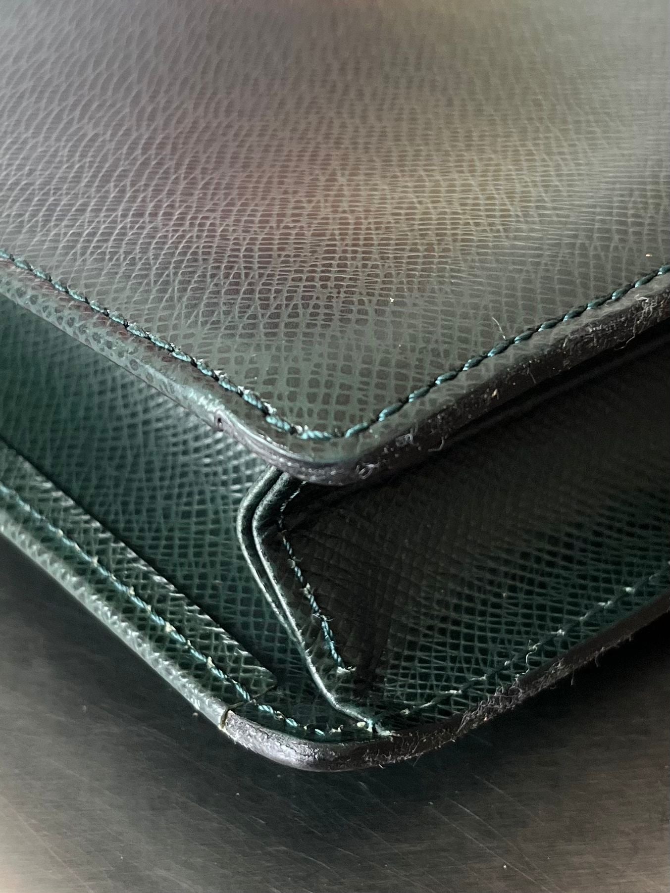 Louis Vuitton Serviette Kourad (Dunkelgrün)