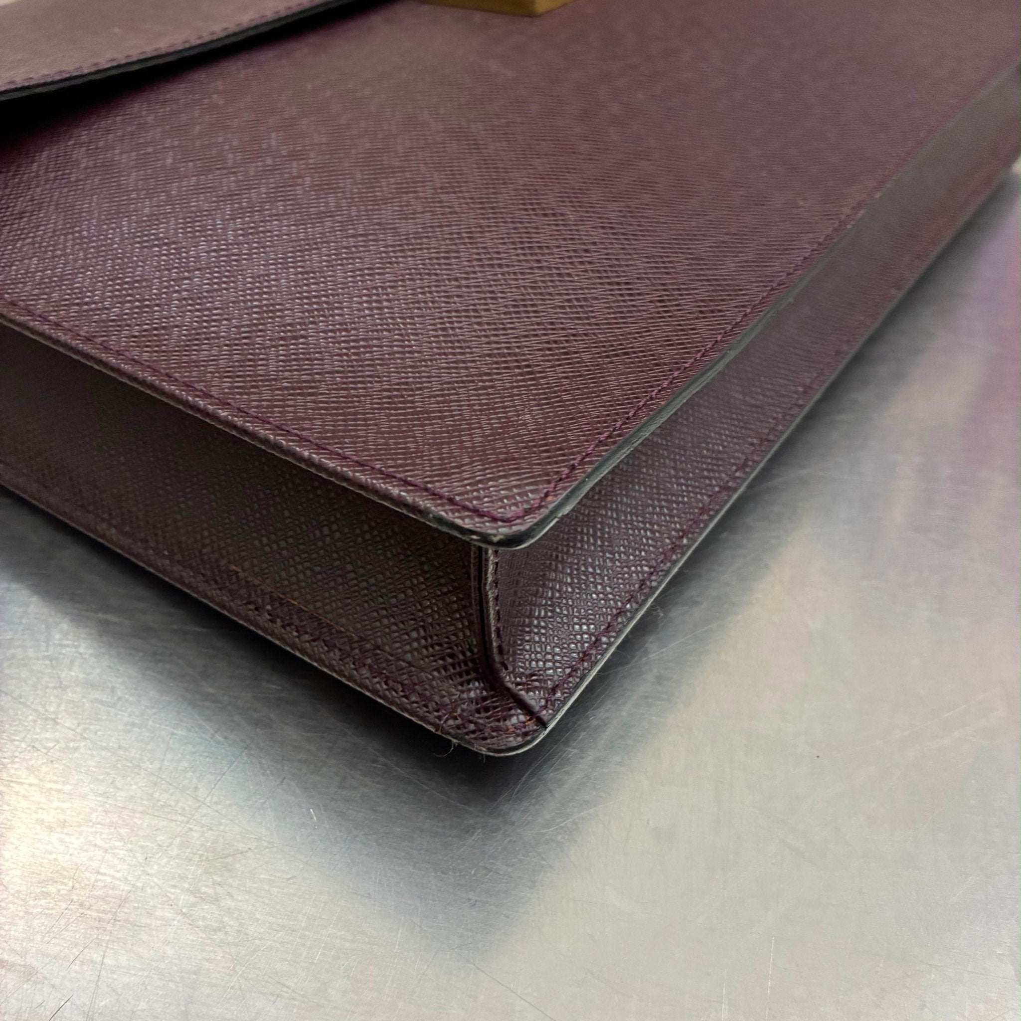 Louis Vuitton Serviette Kourad Taiga