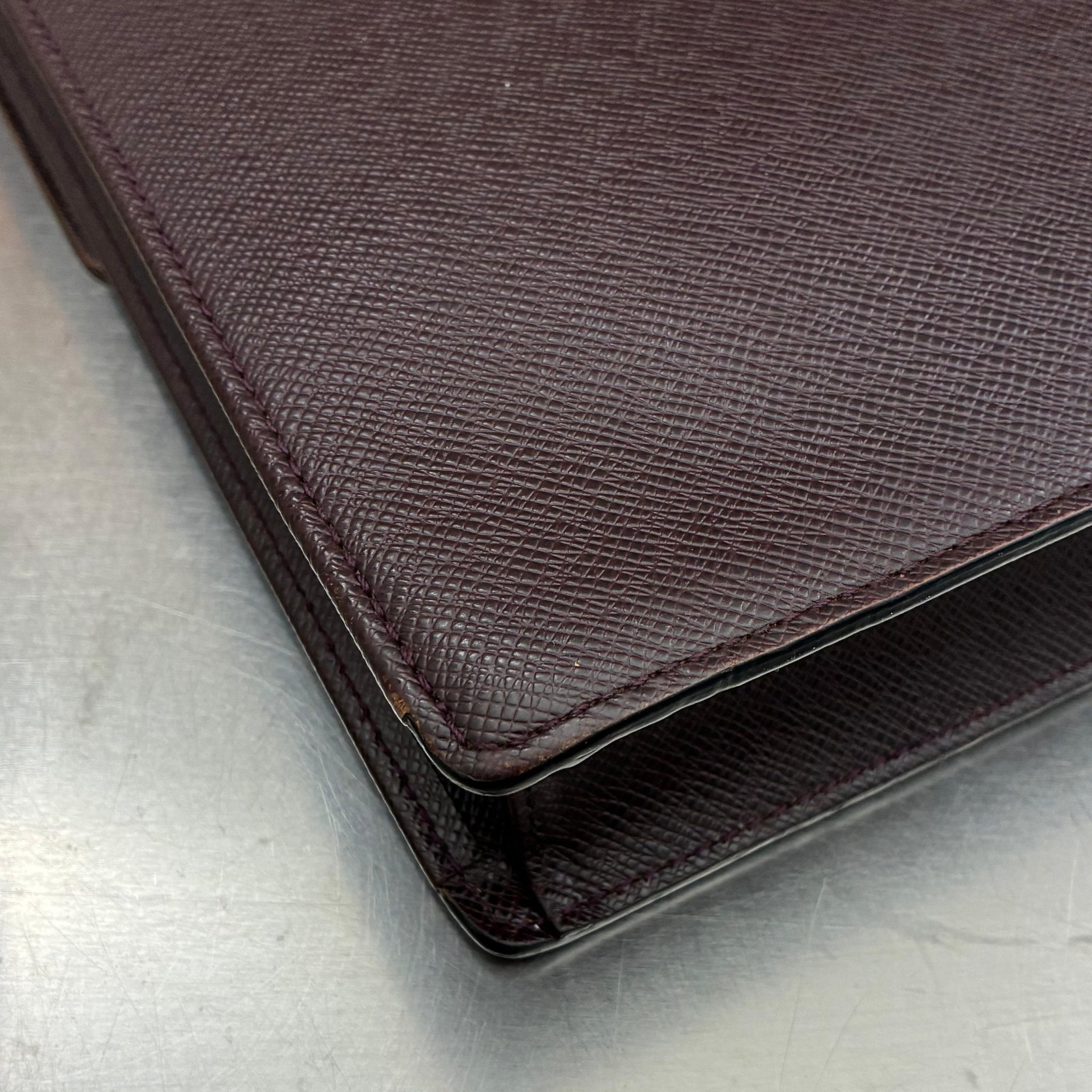 Louis Vuitton Serviette Kourad Taiga