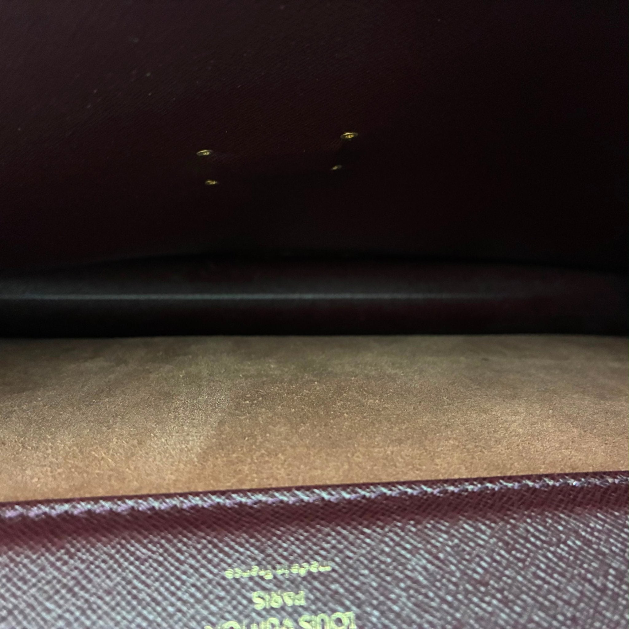 Louis Vuitton Serviette Kourad Taiga