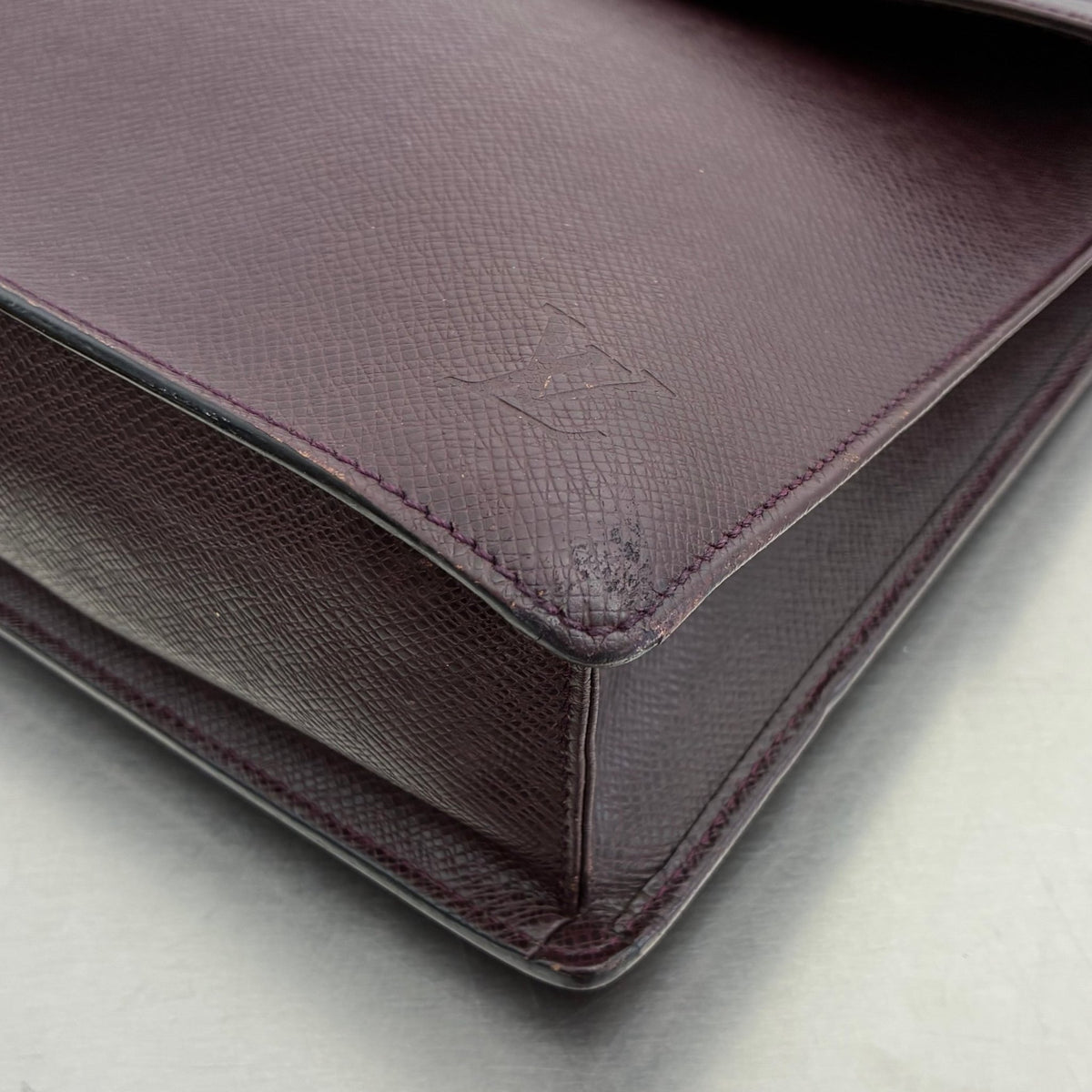 Louis Vuitton Serviette Kourad Taiga