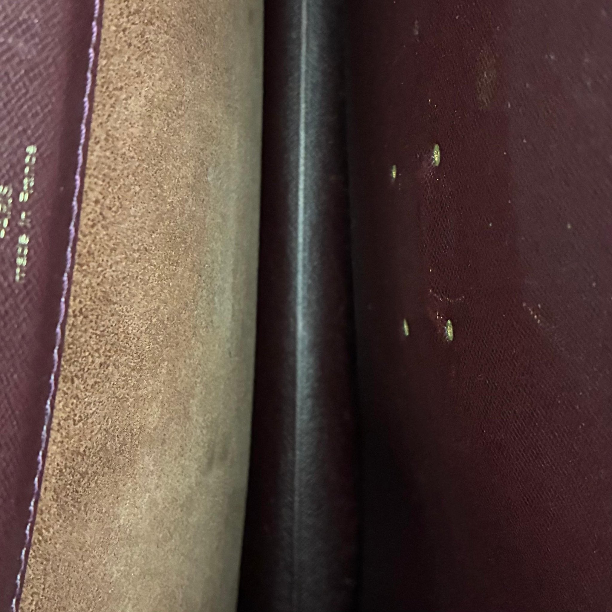 Louis Vuitton Serviette Kourad Taiga