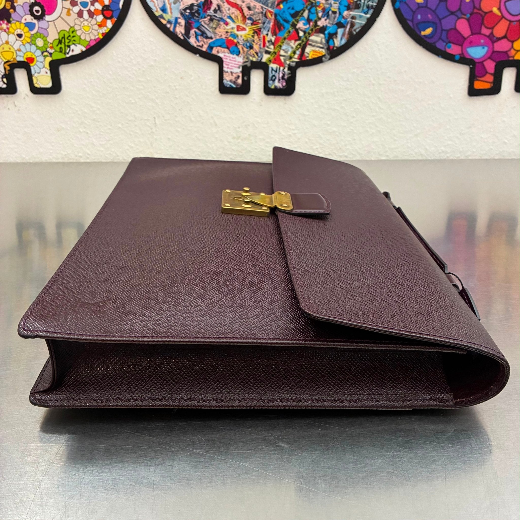 Louis Vuitton Serviette Kourad Taiga