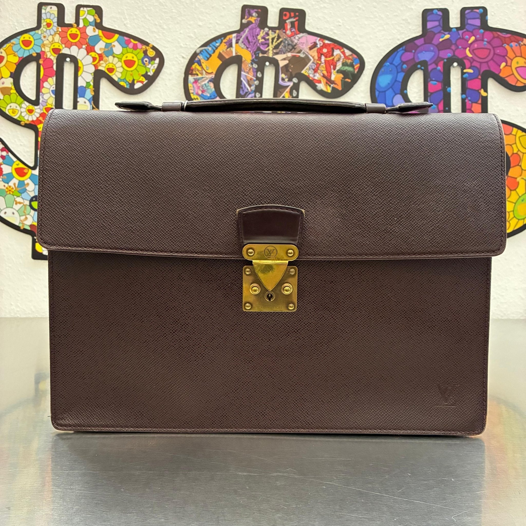 Louis Vuitton Serviette Kourad Taiga