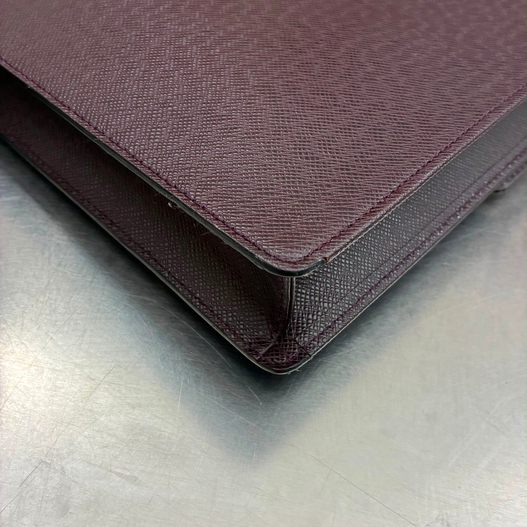 Louis Vuitton Serviette Kourad Taiga