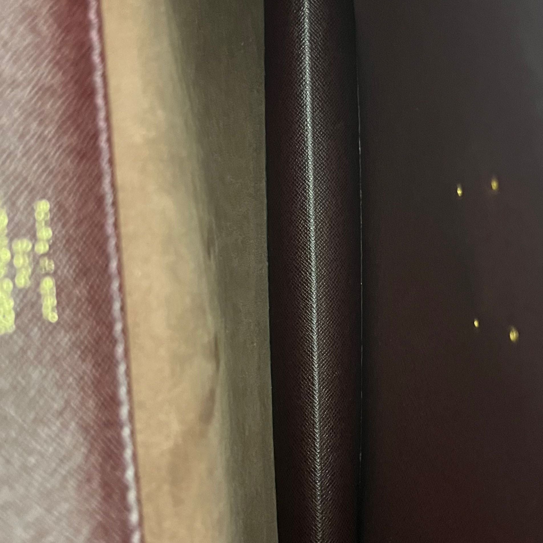 Louis Vuitton Serviette Kourad Taiga