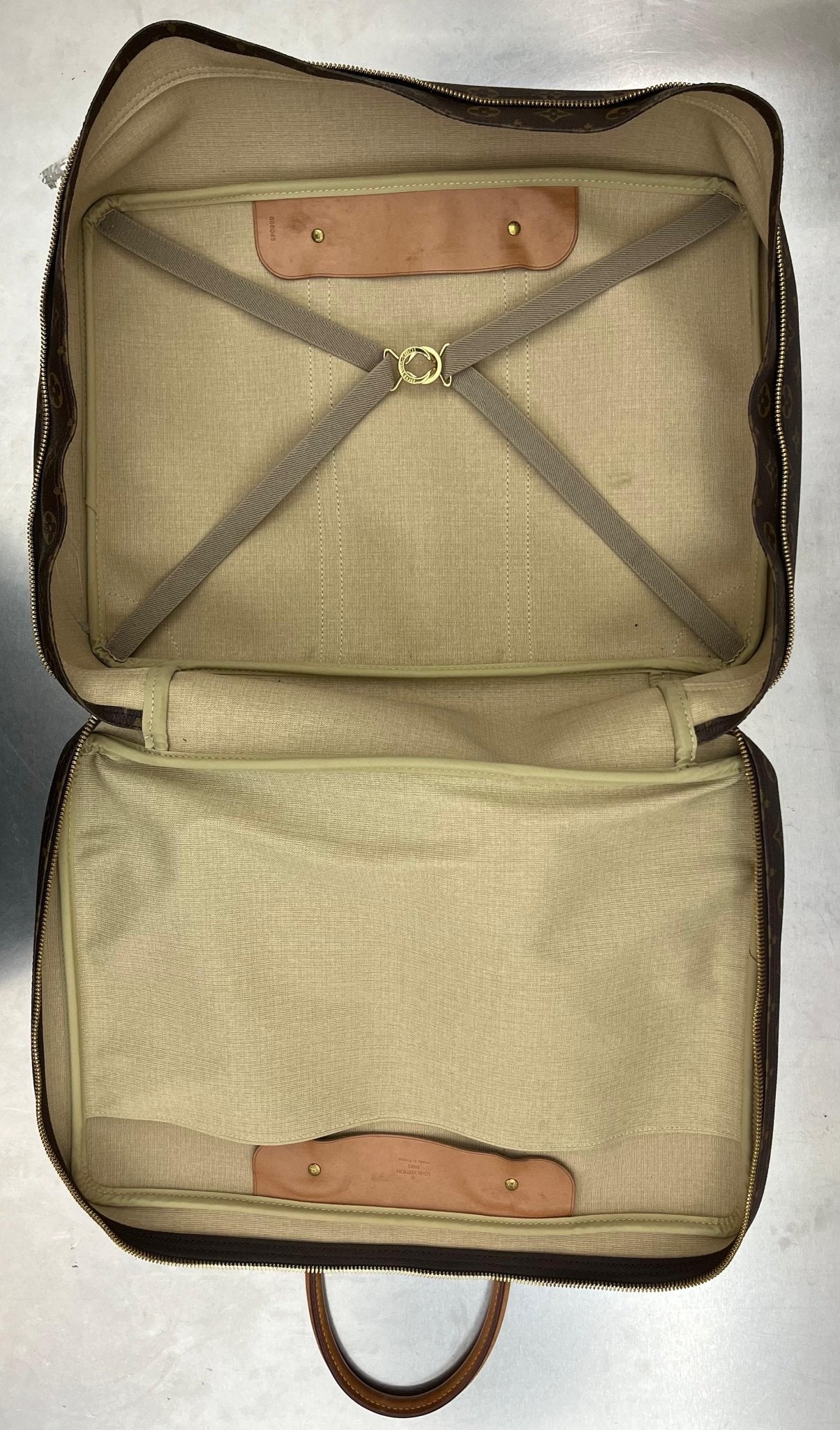 Louis Vuitton Sirius 45