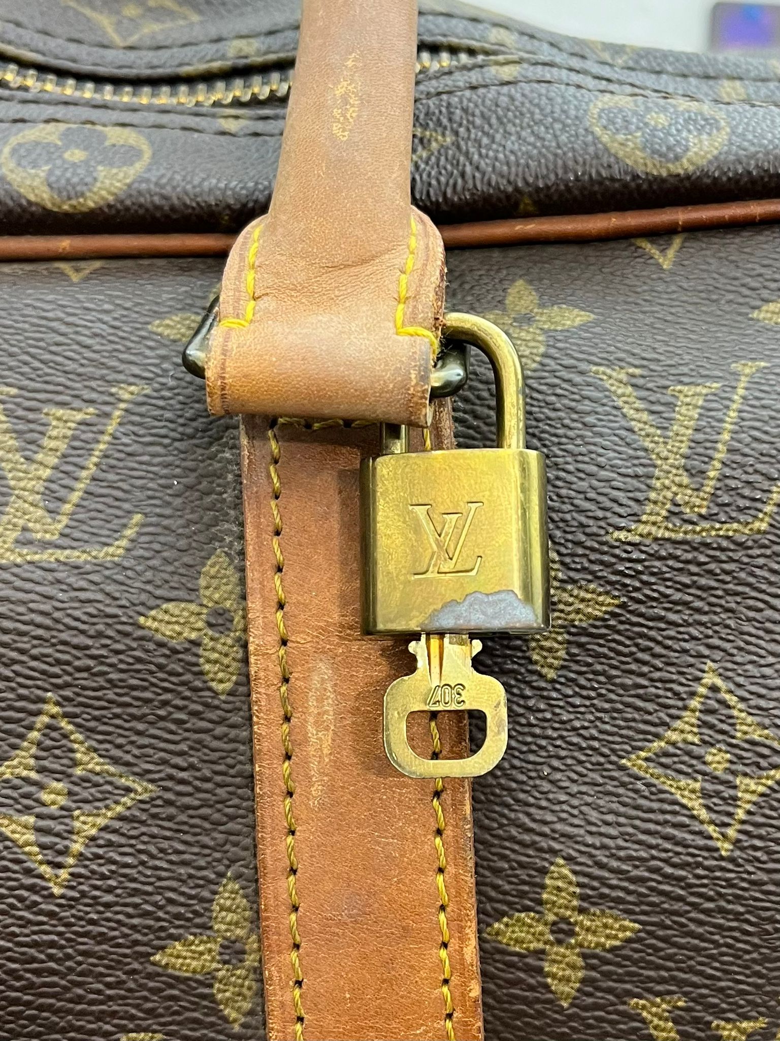 Louis Vuitton Sirius 65