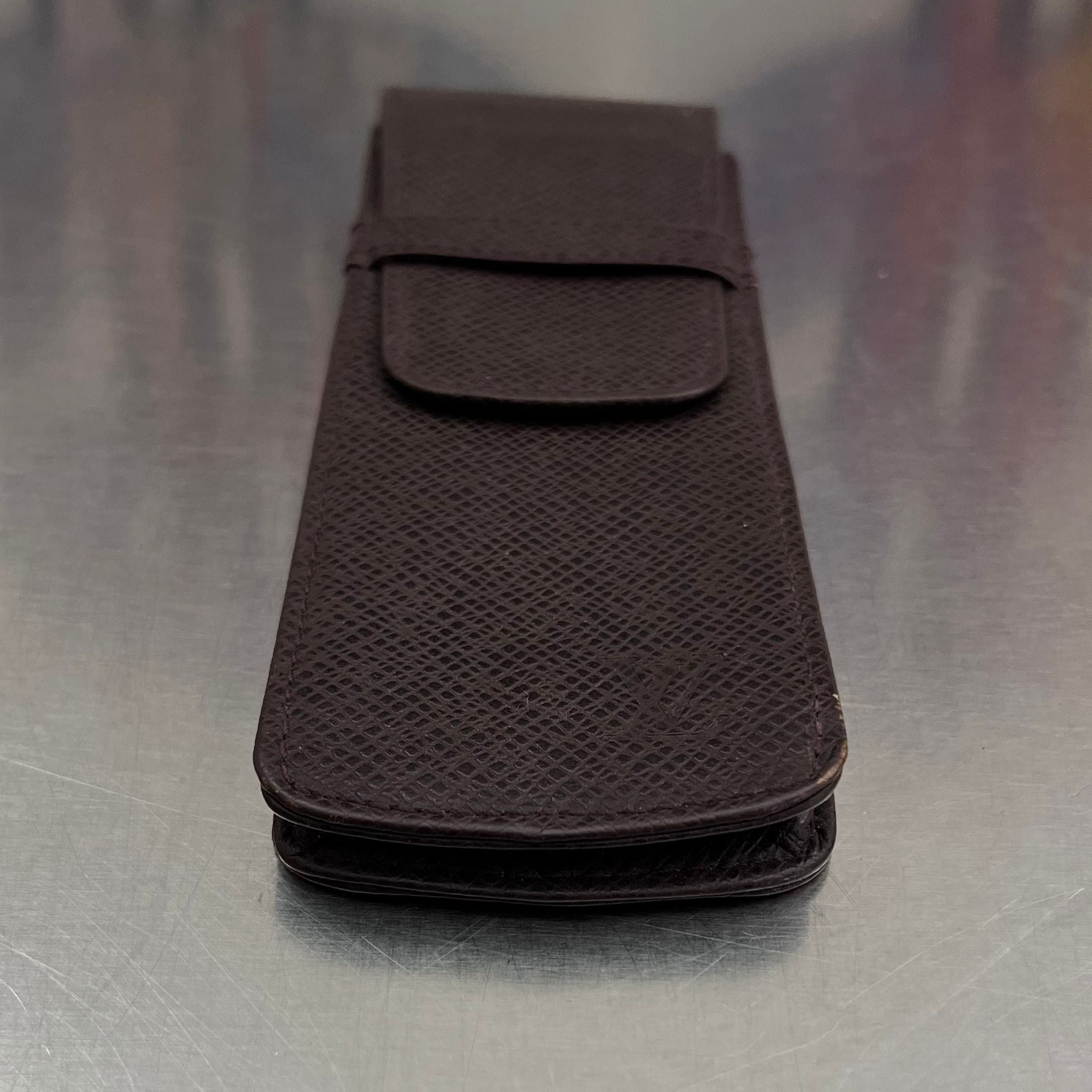 Louis Vuitton Stiftetui Taiga