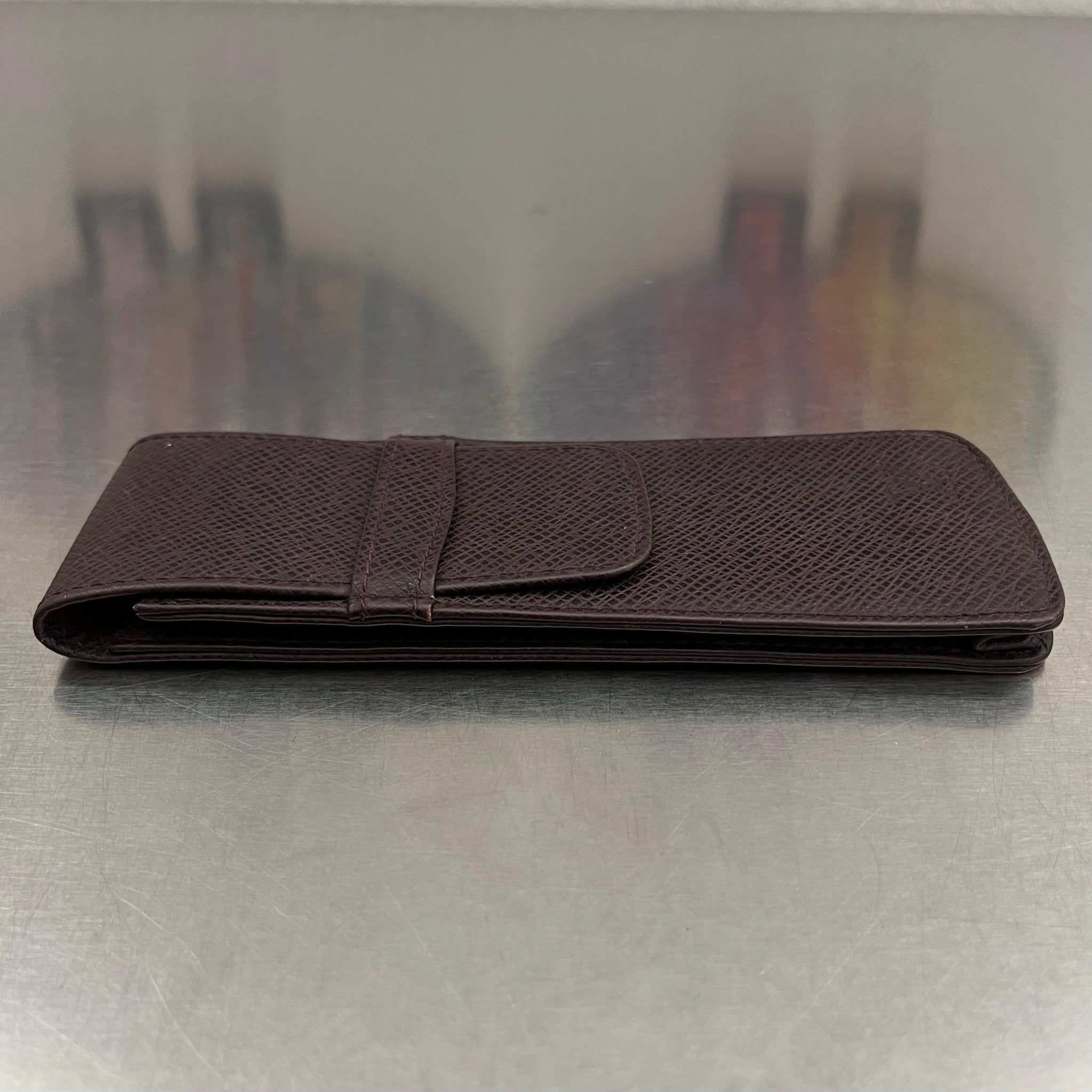 Louis Vuitton Stiftetui Taiga