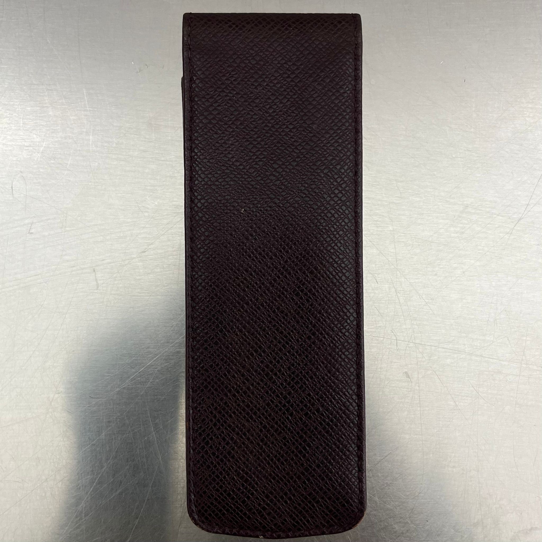Louis Vuitton Stiftetui Taiga