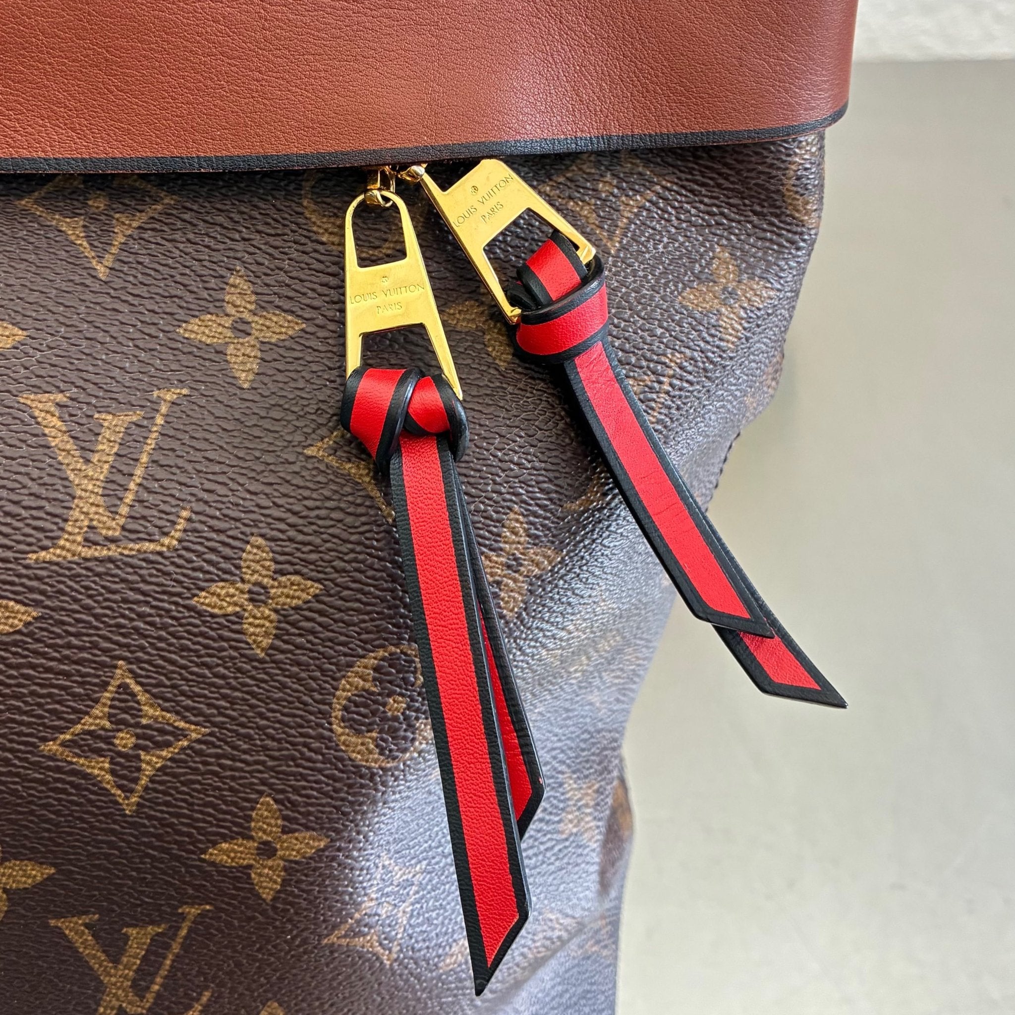Louis Vuitton Tuileries Hobo Monogam