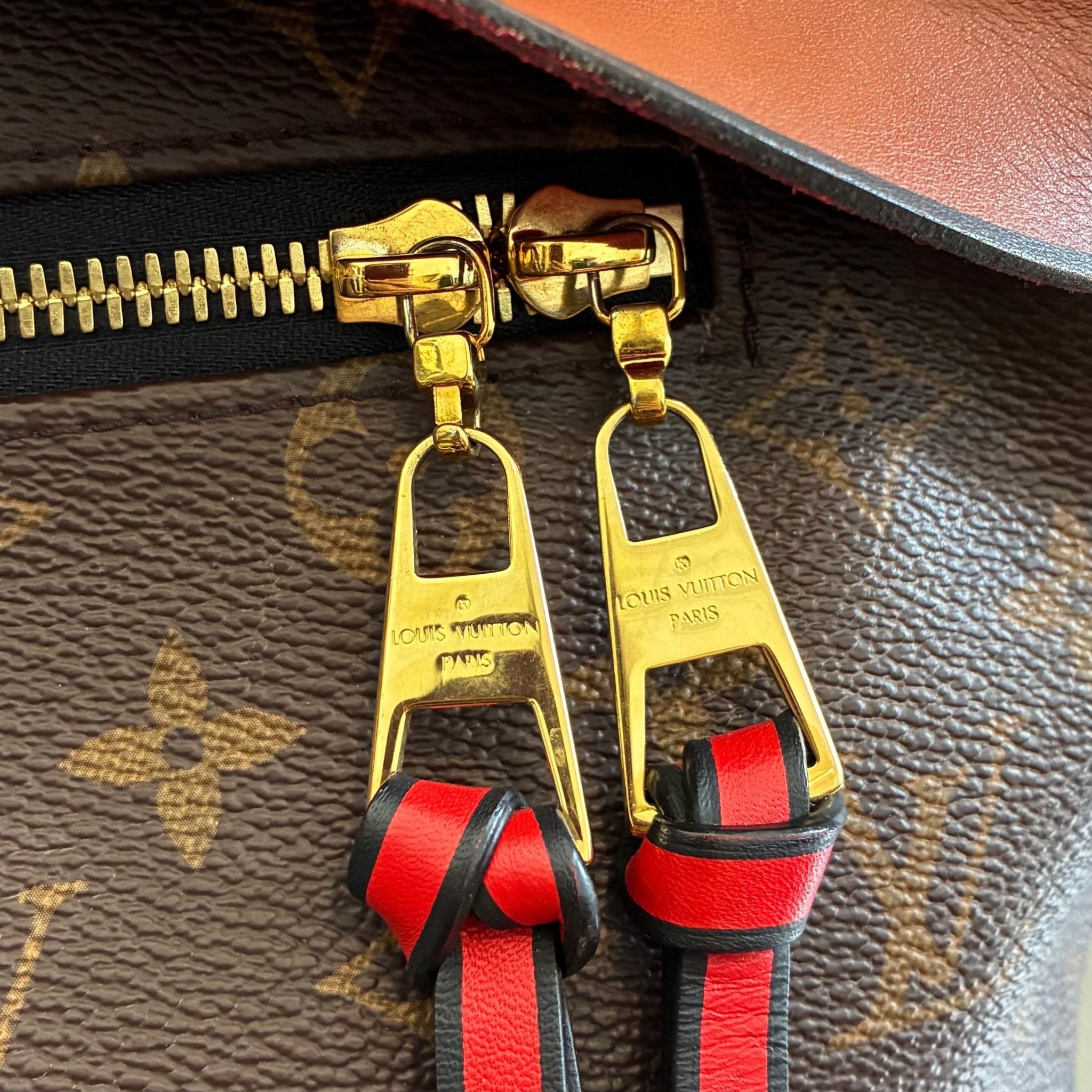 Louis Vuitton Tuileries Hobo Monogam