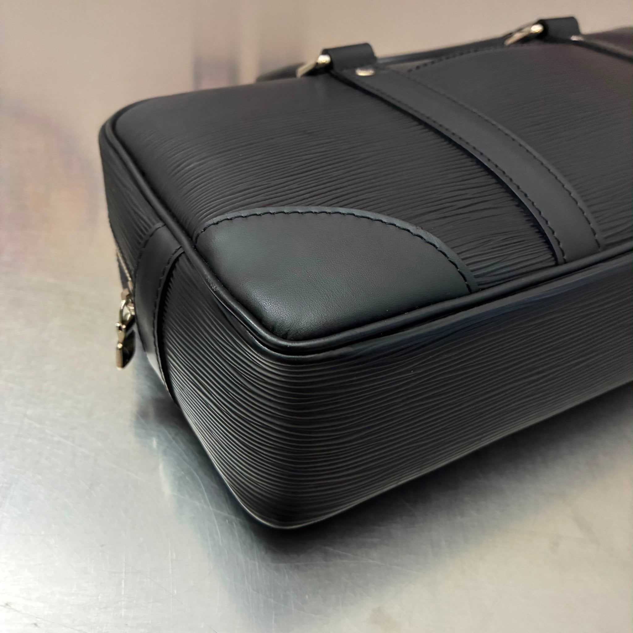 Louis Vuitton Vivienne Long Bag Epi