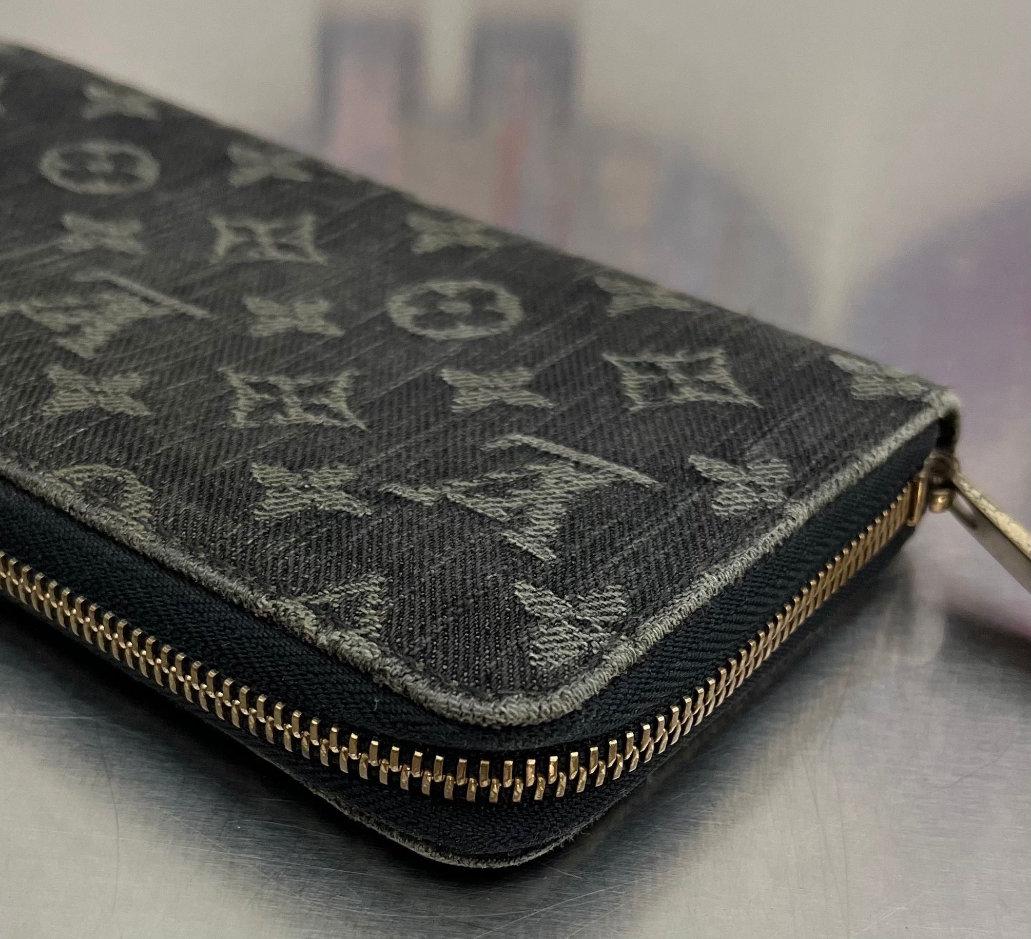 Louis Vuitton Zippy Black Denim