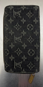 Louis Vuitton Zippy Black Denim