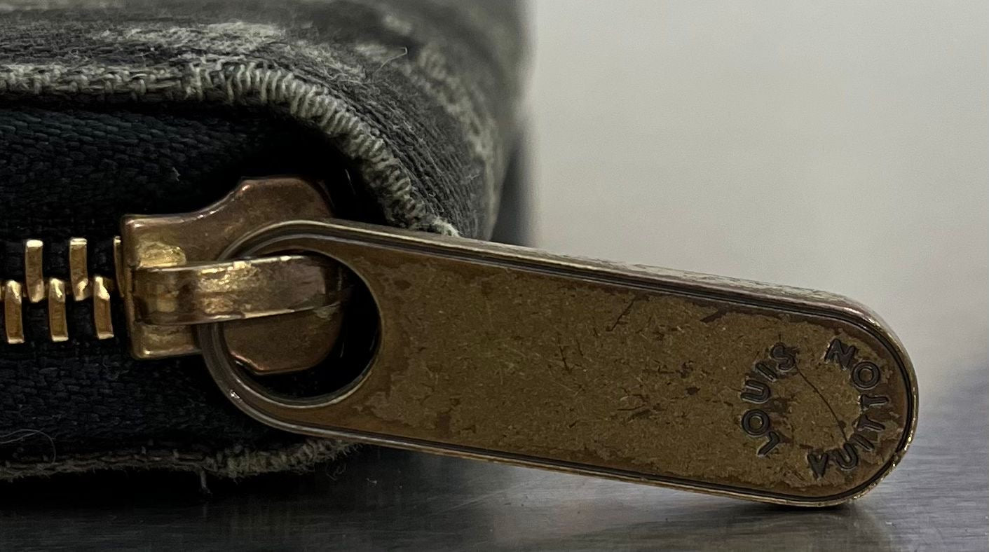 Louis Vuitton Zippy Black Denim