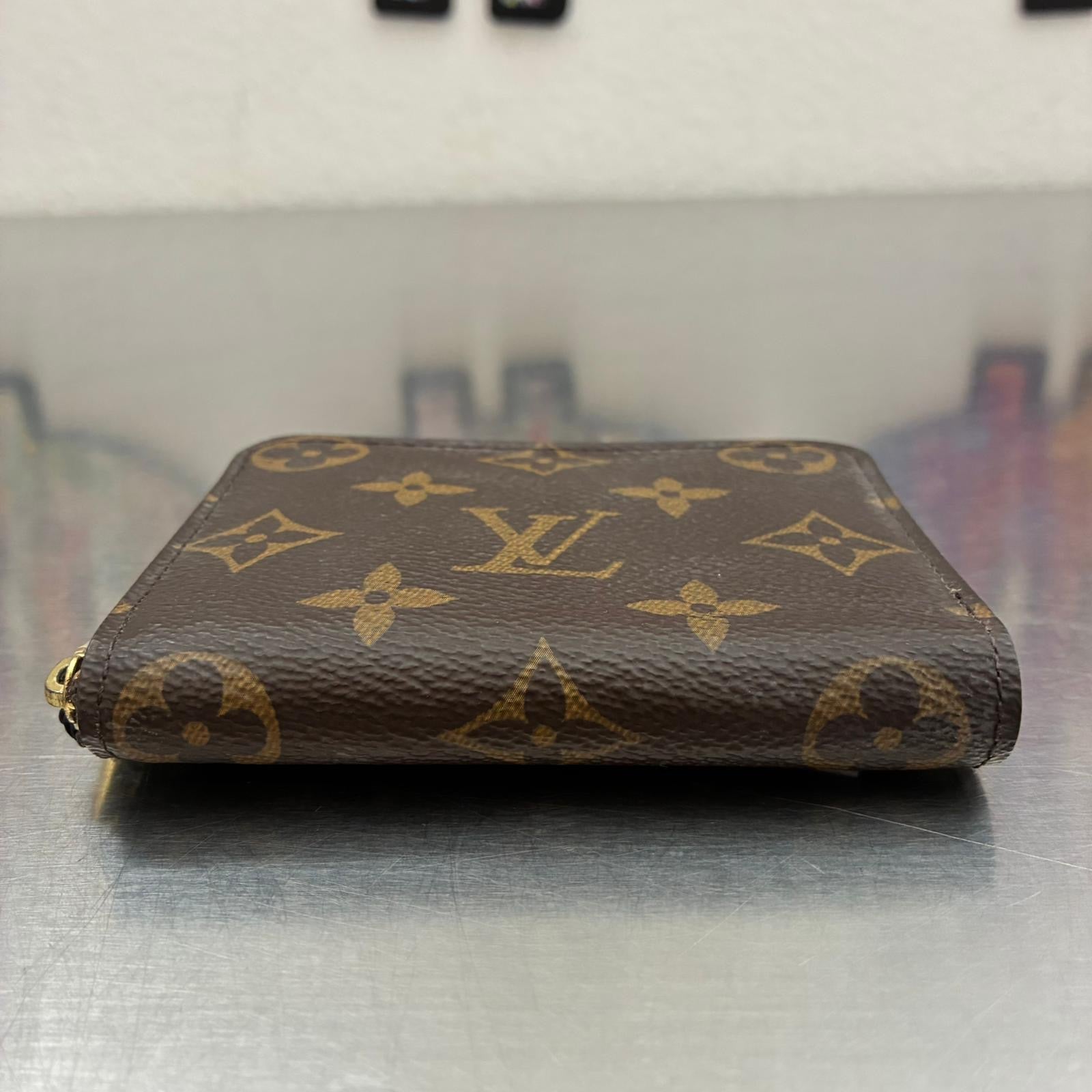 Louis Vuitton Zippy Coin Monogam