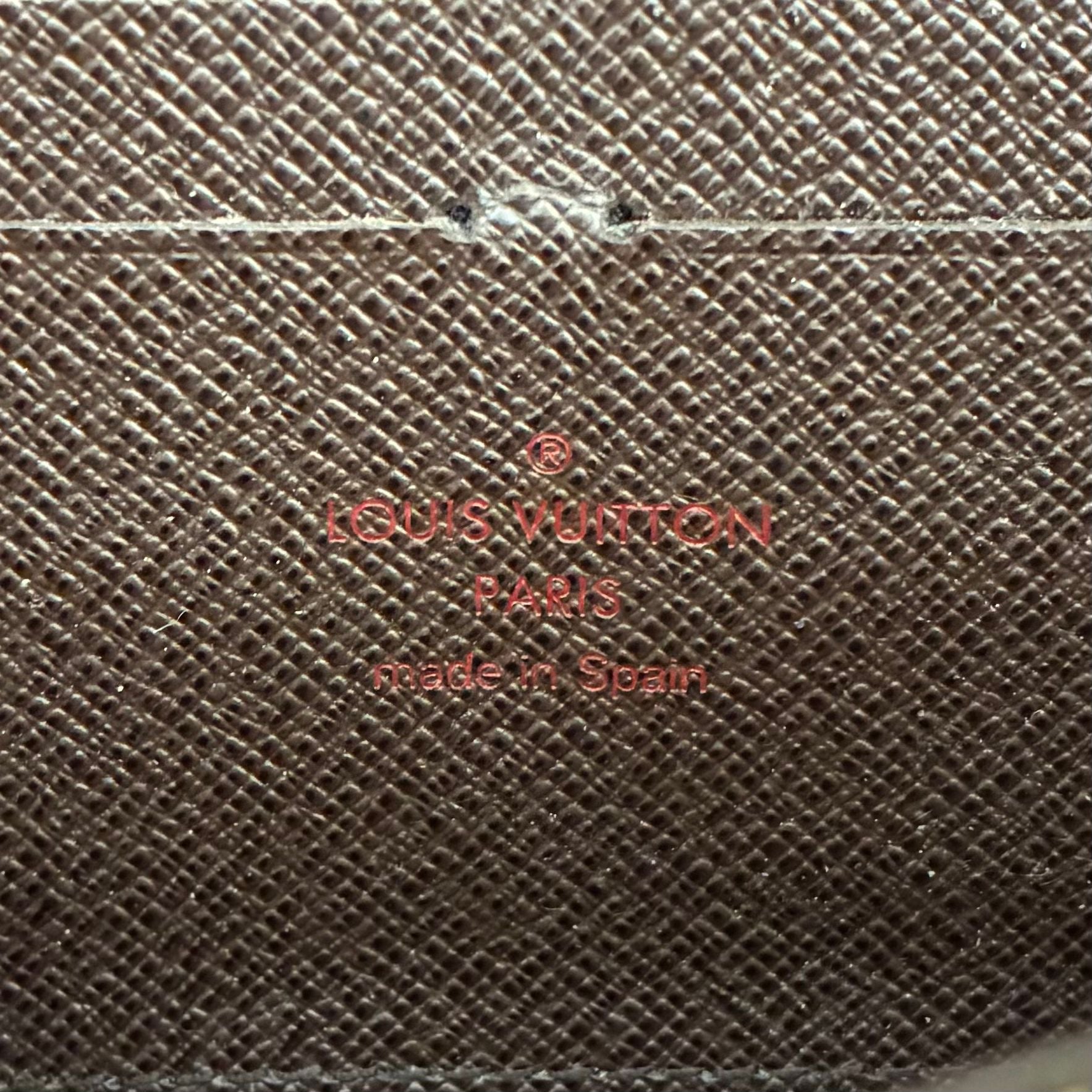 Louis Vuitton Zippy Damier